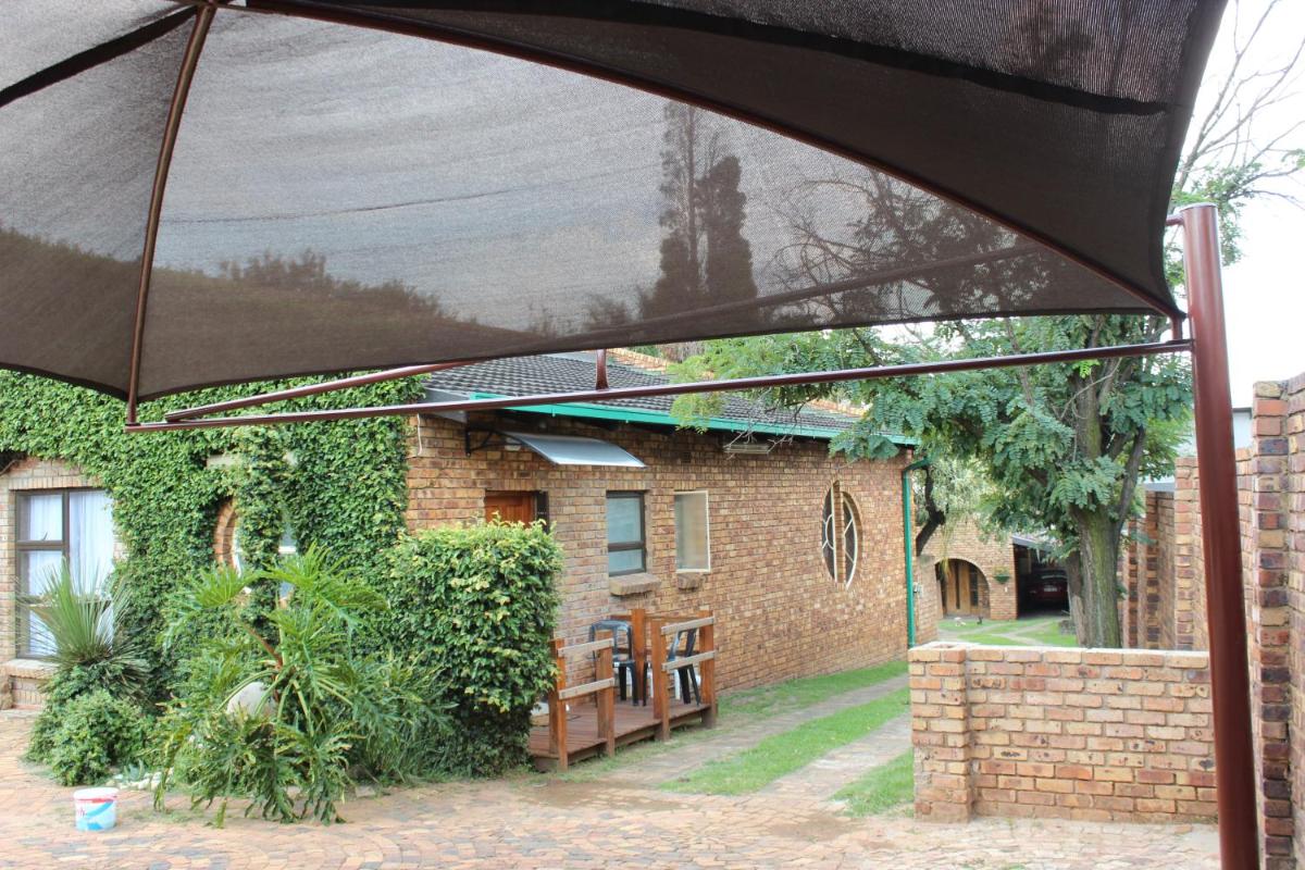 Deluxe Double Room with Balcony photo 2