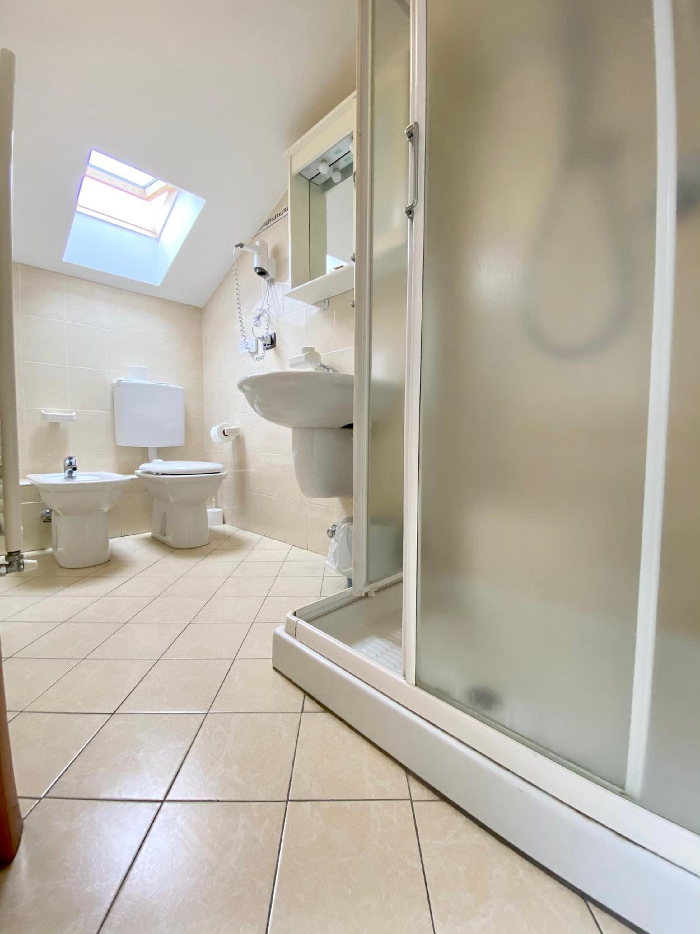 Deluxe Triple Room - Photo 2