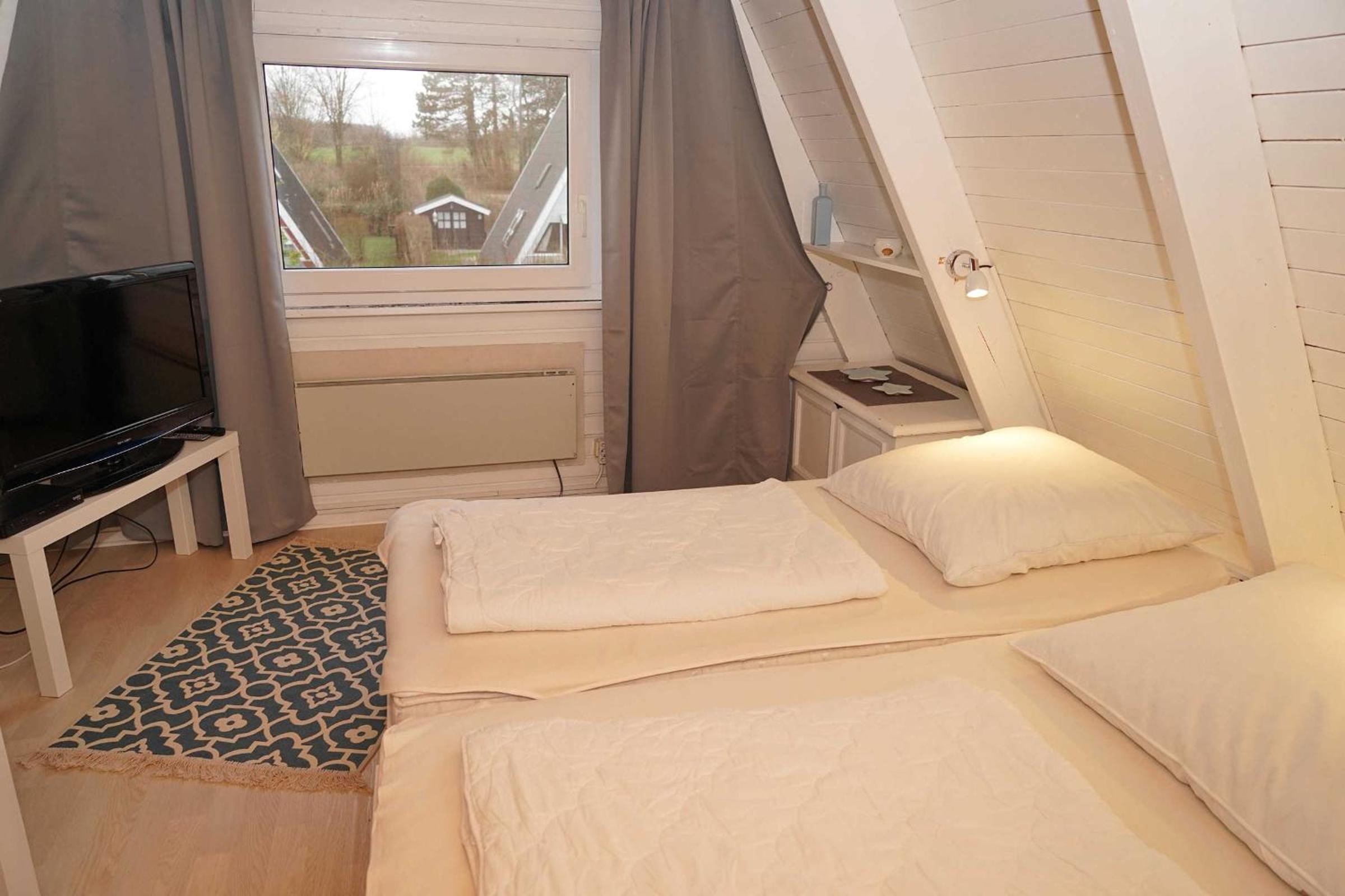 Two-Bedroom House photo 3