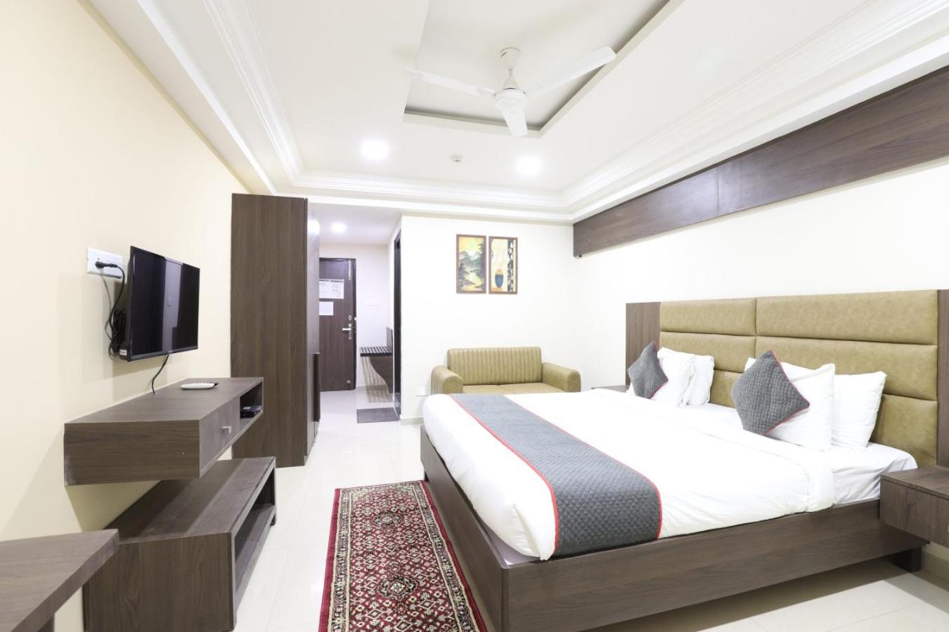 Superior King Room photo 2