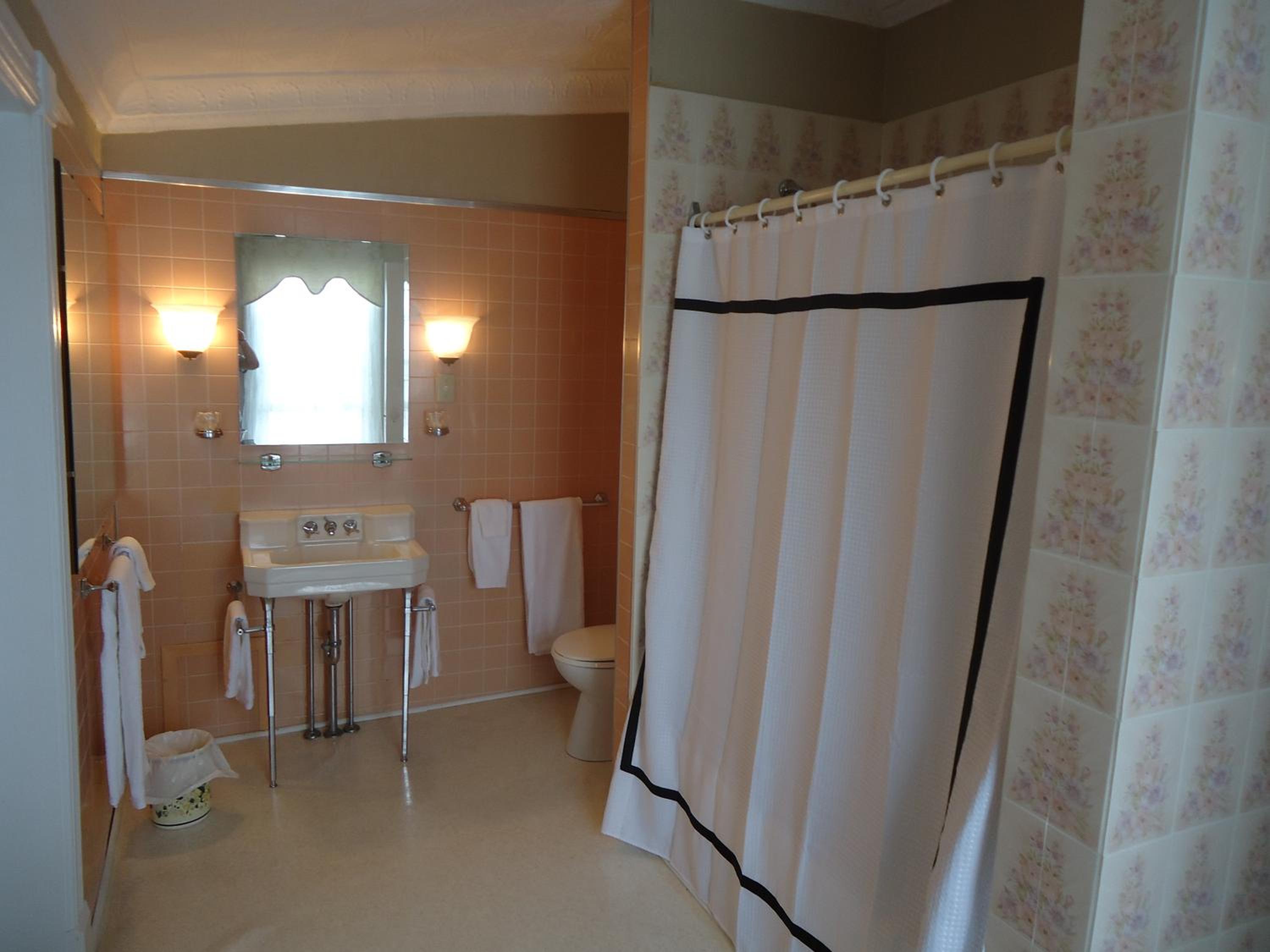 King or Twin Room with Ensuite Bathroom photo 2