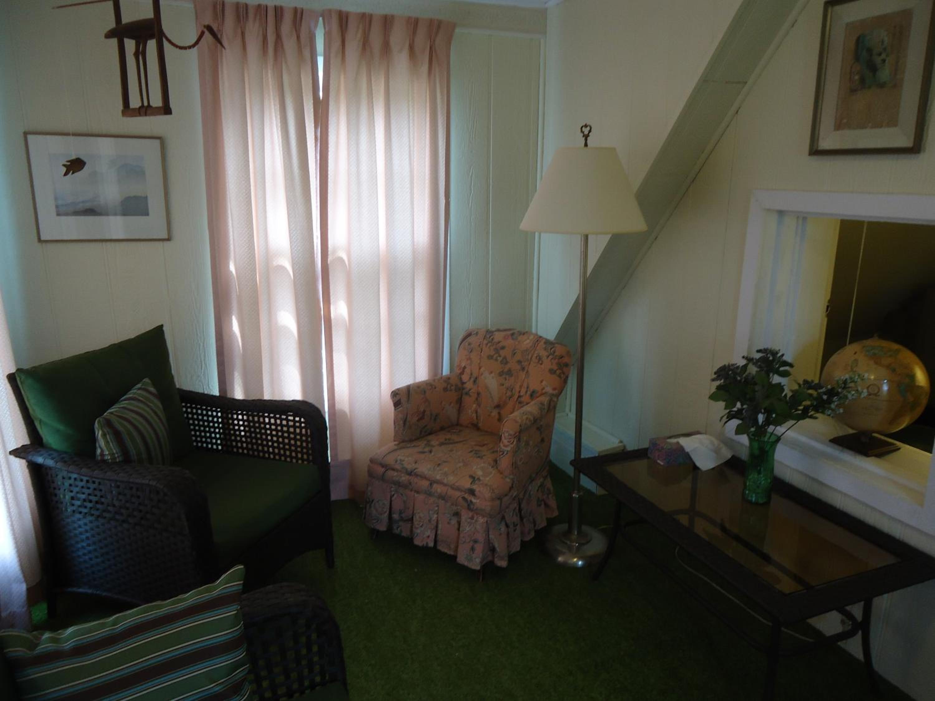 Queen Room with Two Queen Beds photo 2