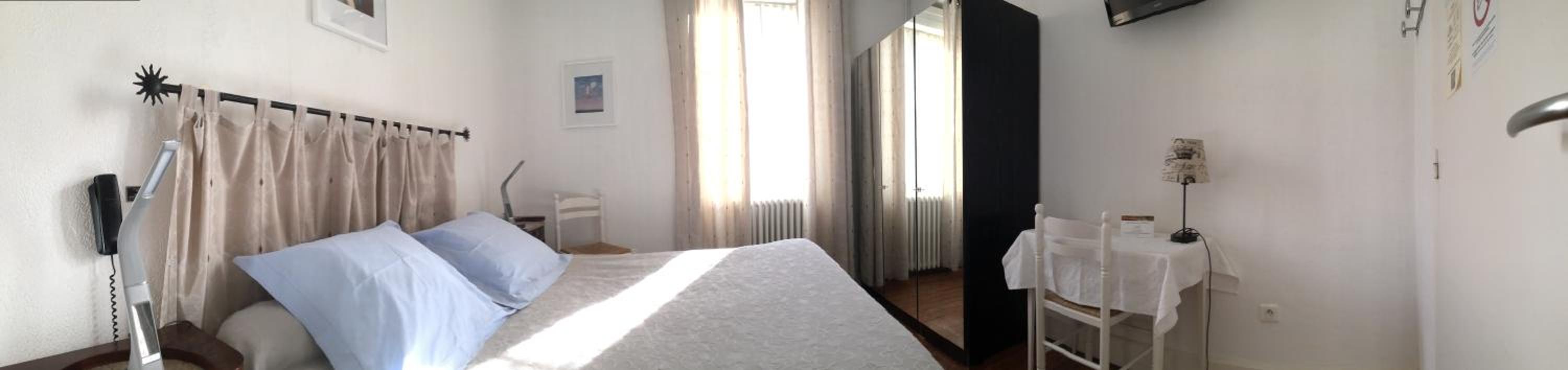 Double Room - Photo 5