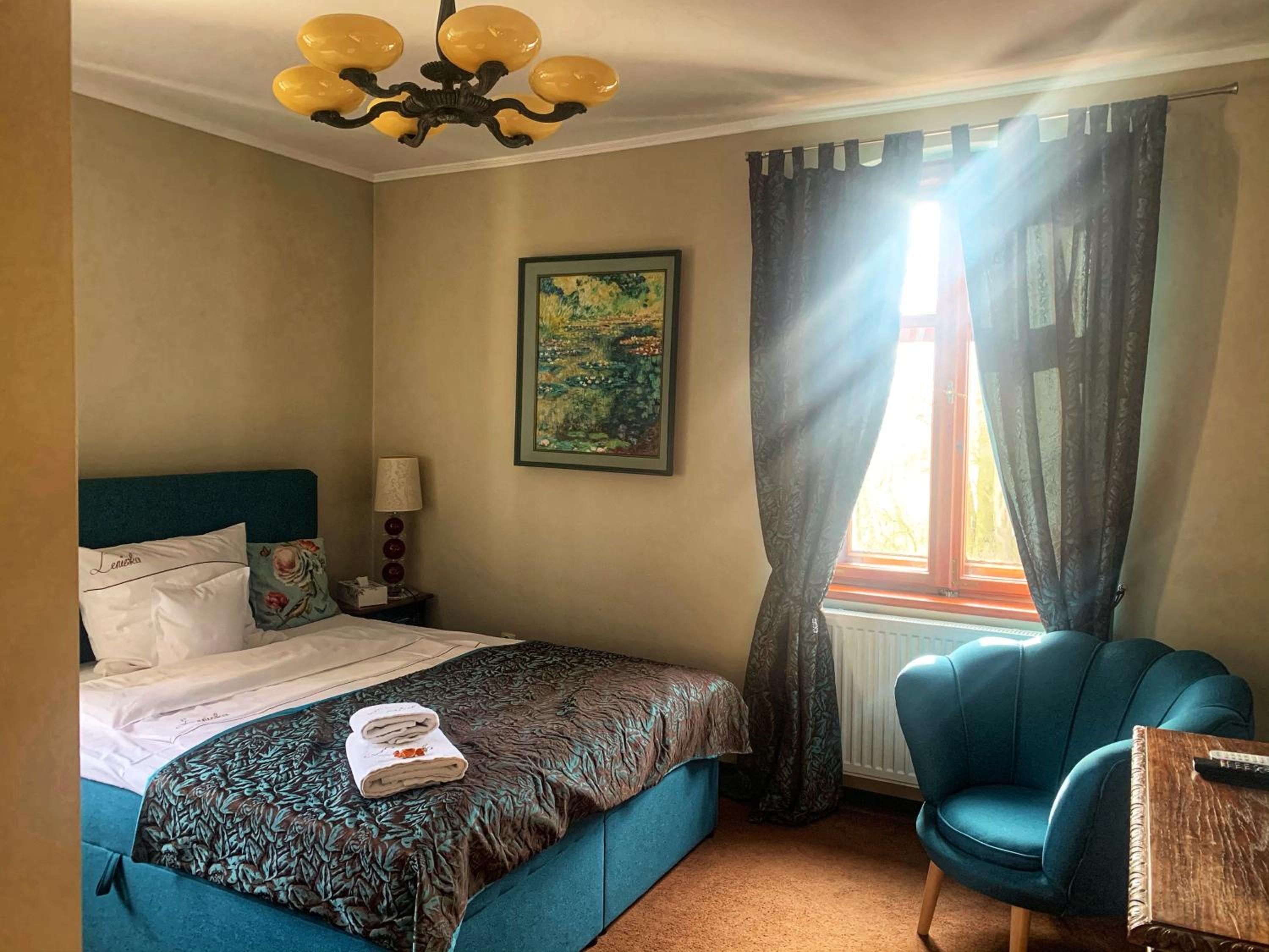 Queen Room with Garden View - Photo 2
