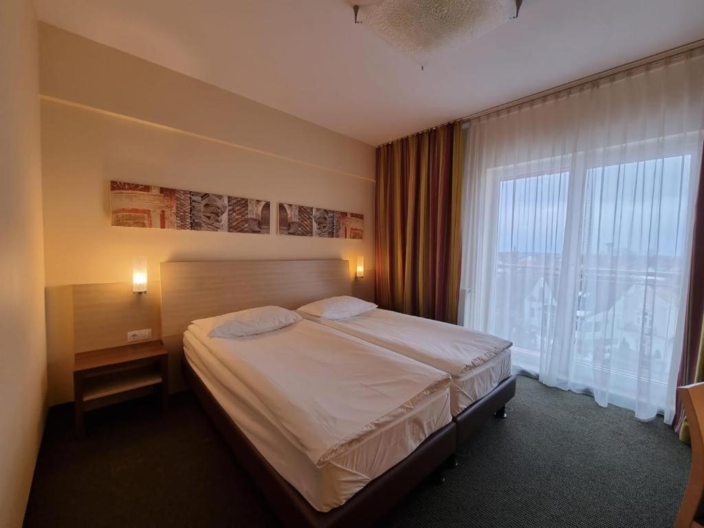 Double or Twin Room - Photo 2