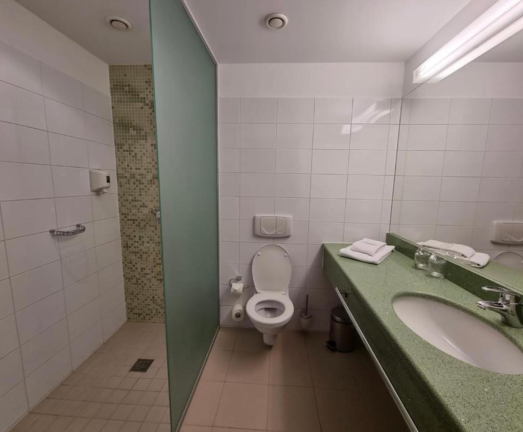 Double or Twin Room - Photo 3