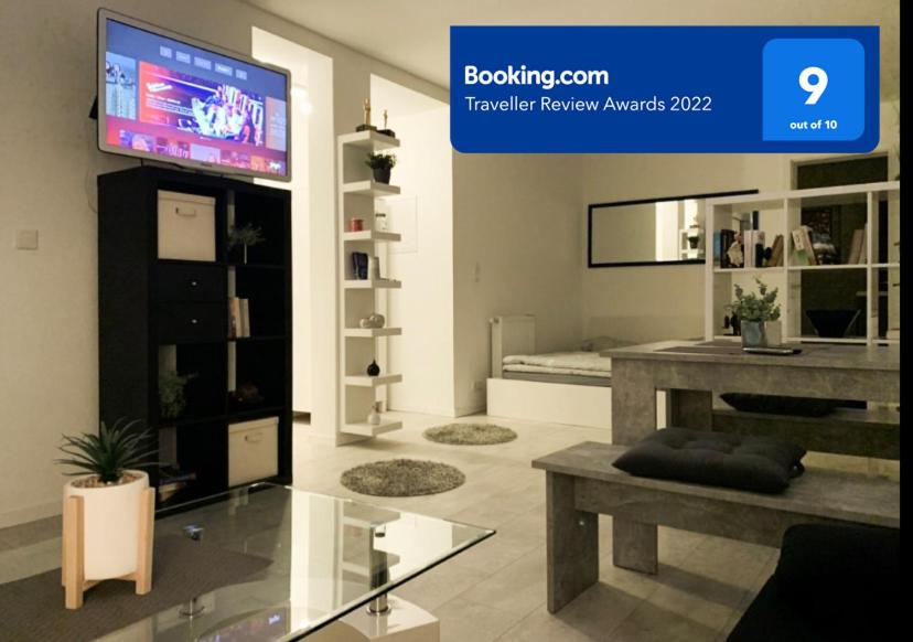 One-Bedroom Apartment - Photo 3