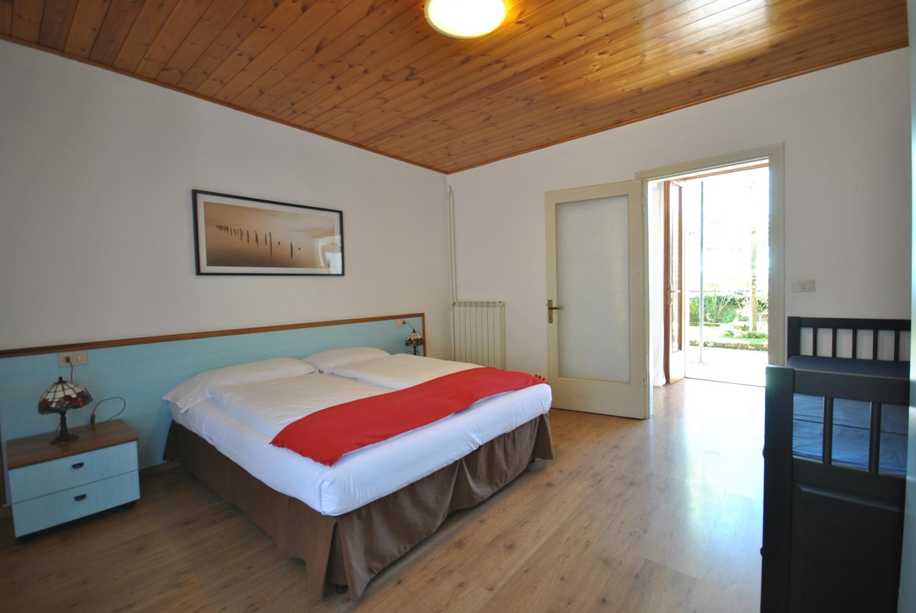 One-Bedroom Apartment - Annex photo 2