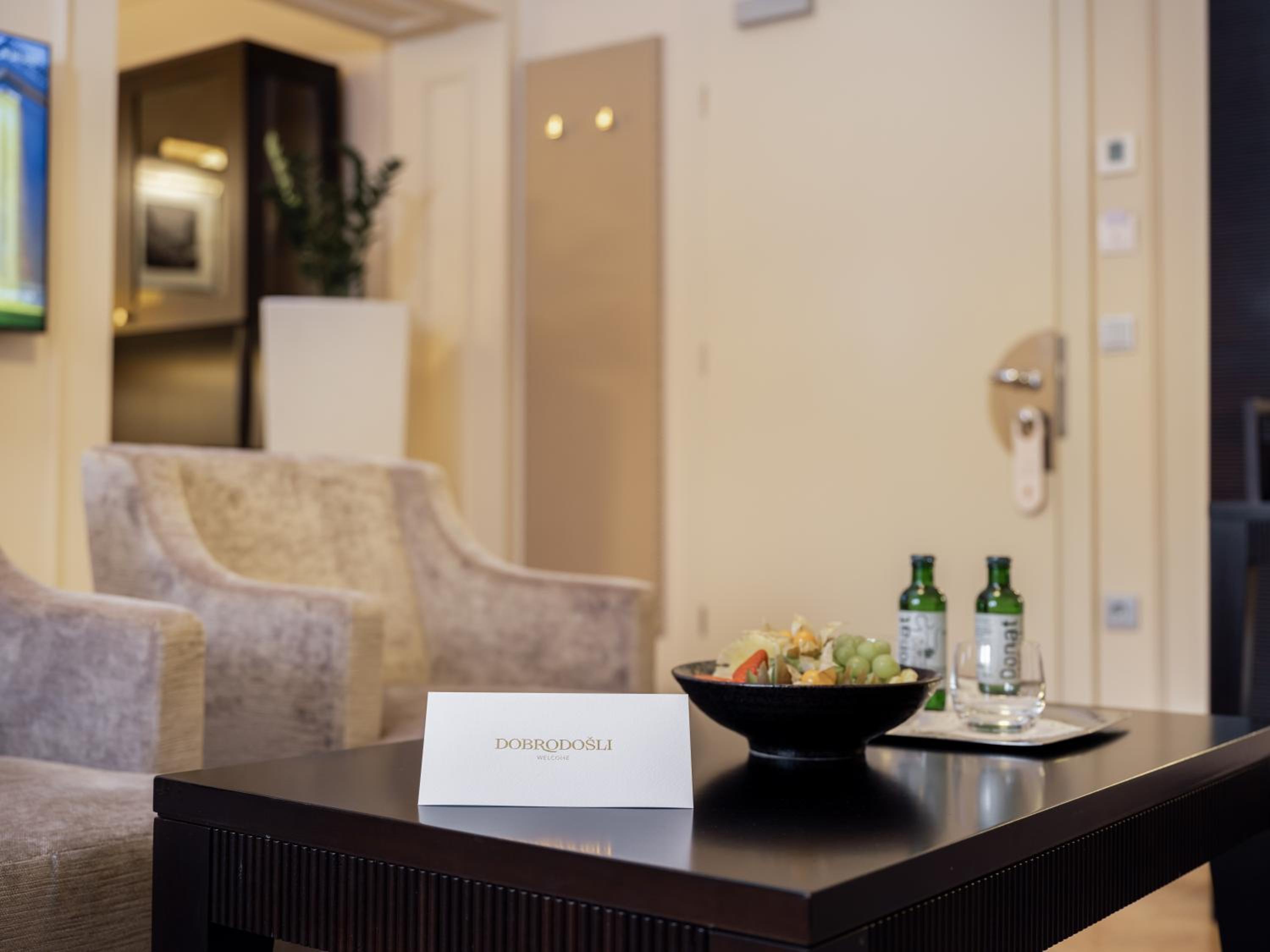 Royal Suite with Park View photo 3