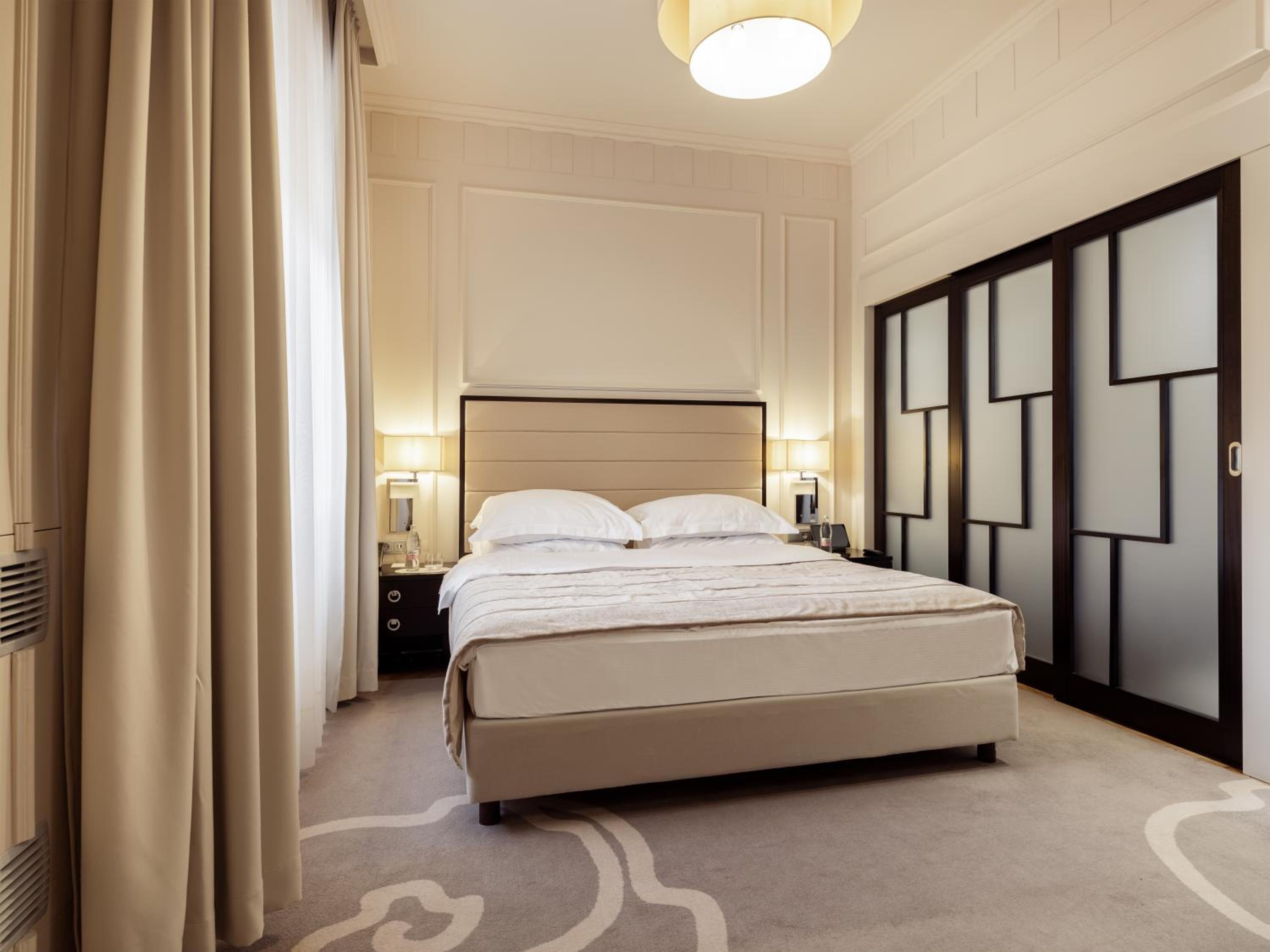 Royal Suite with Park View photo 1