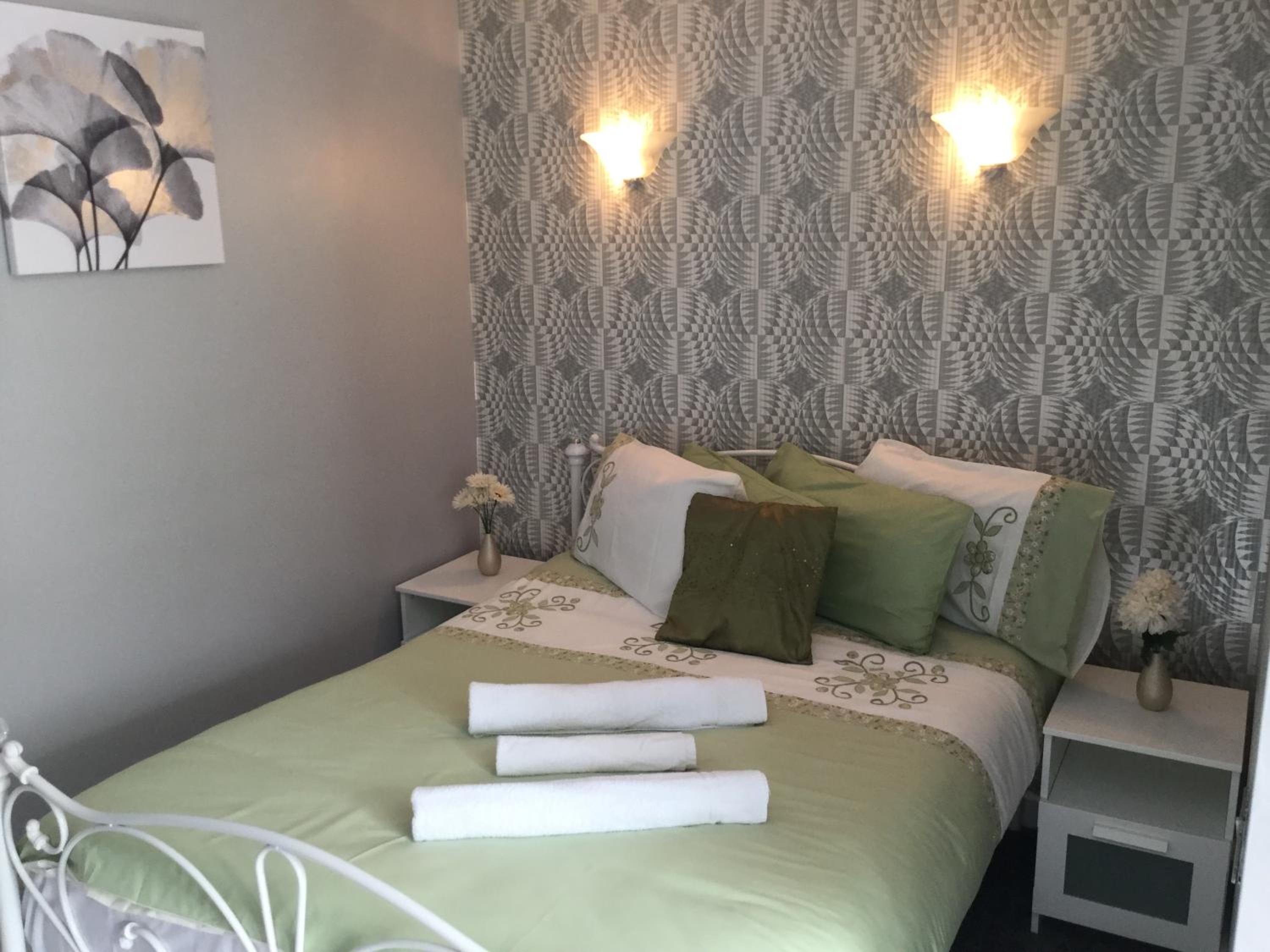 Deluxe Double Room with Shower