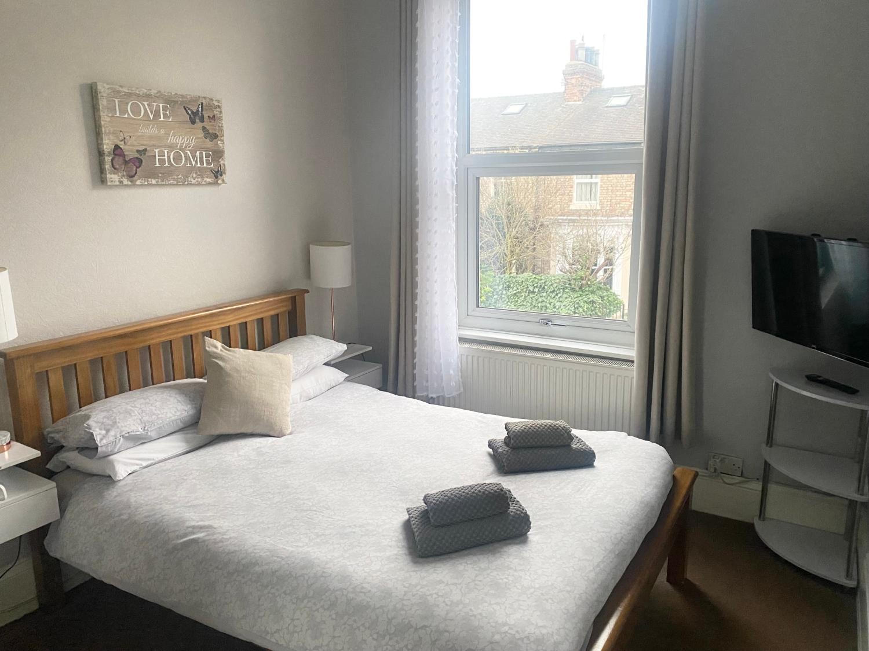 Double Room with Private External Bathroom photo 1