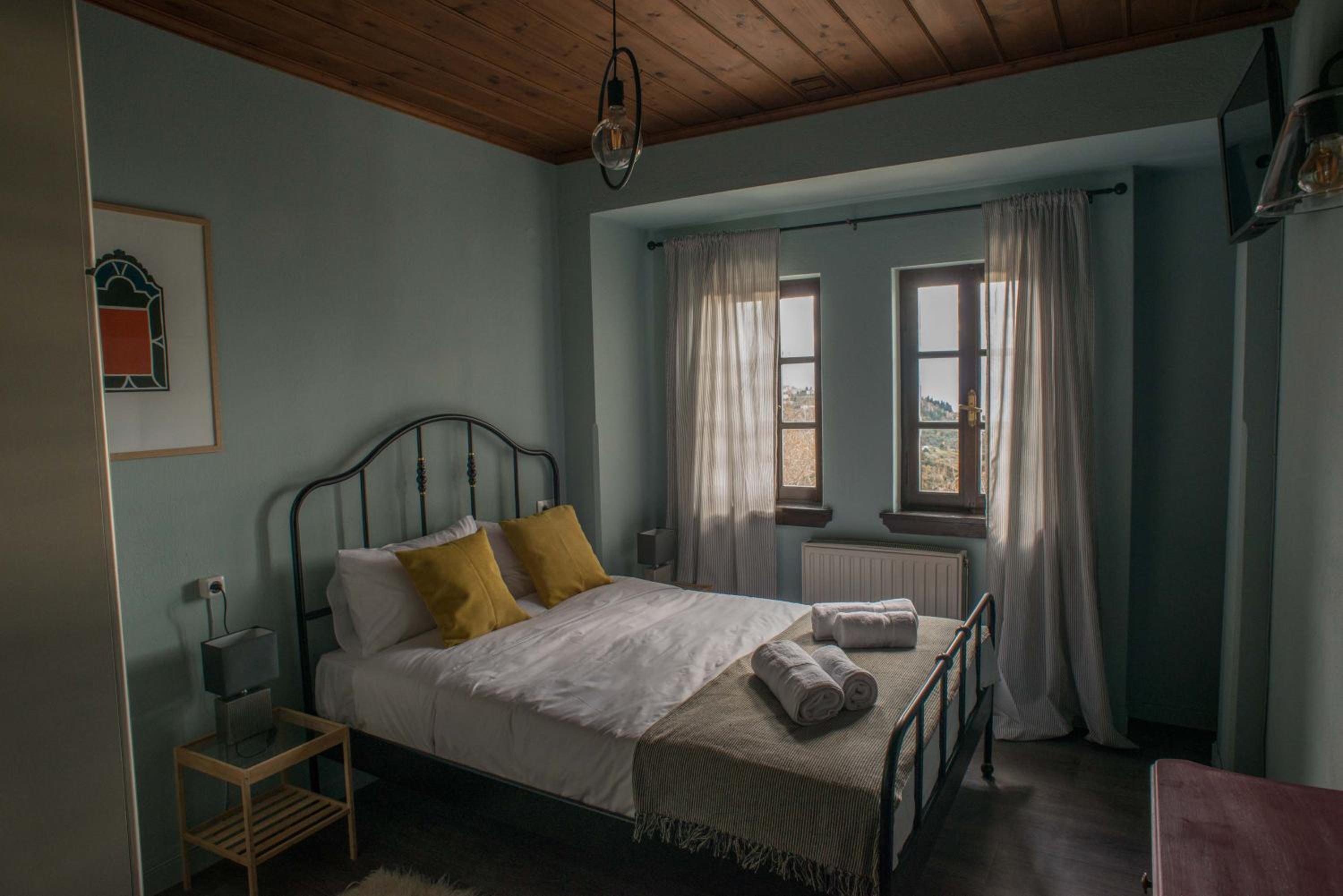 Standard Double Room - Photo 18