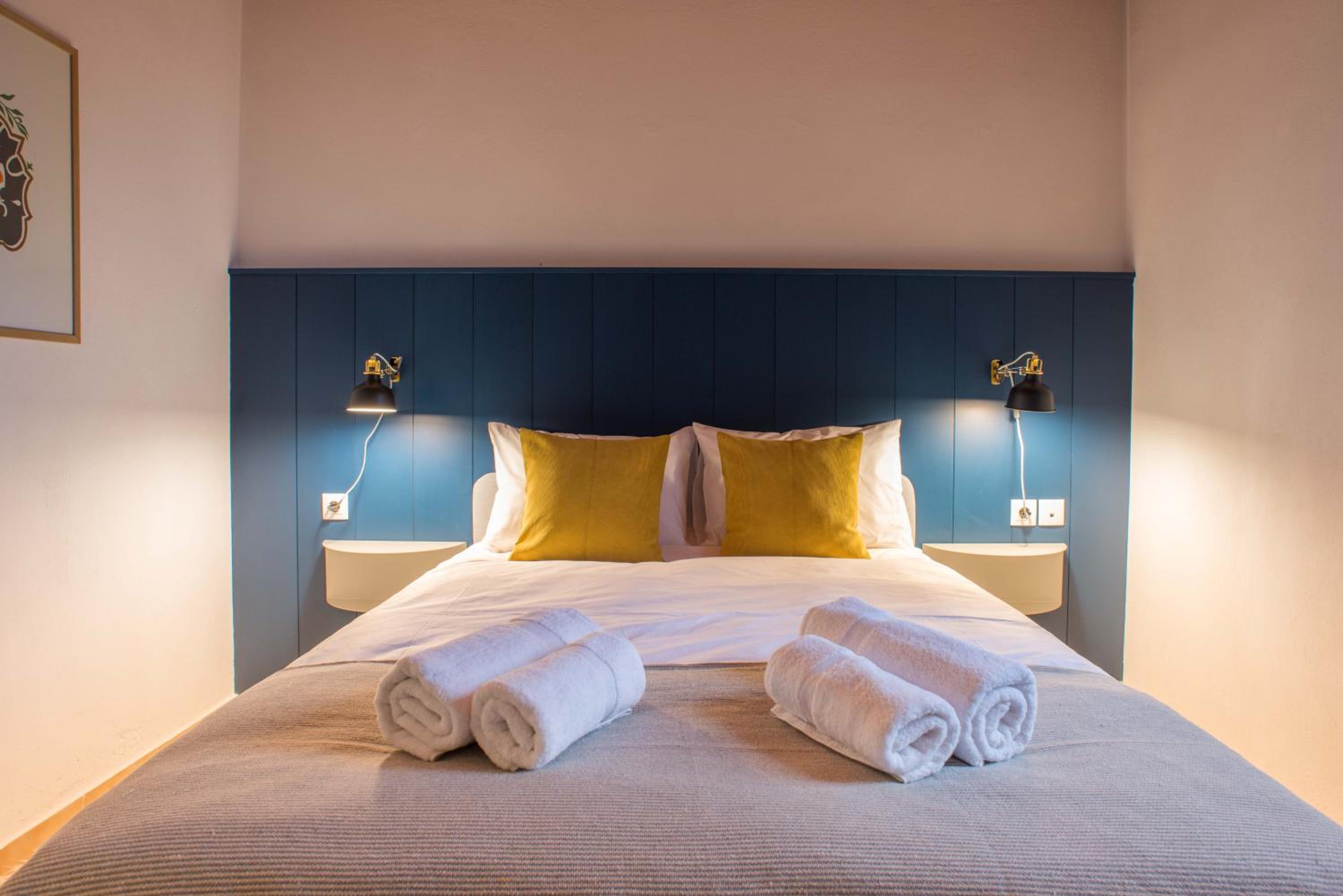 Standard Double Room - Photo 12