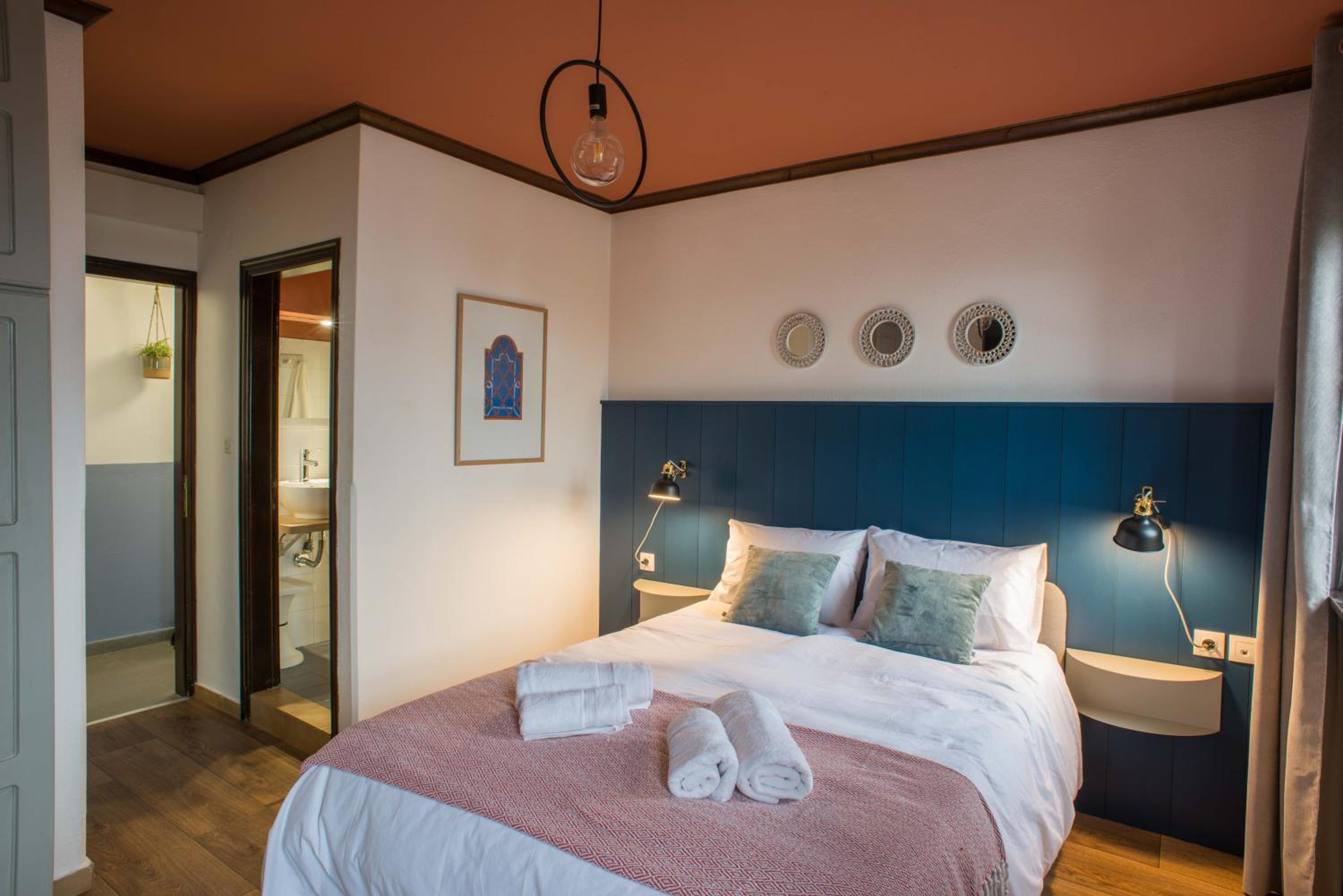 Standard Double Room - Photo 10