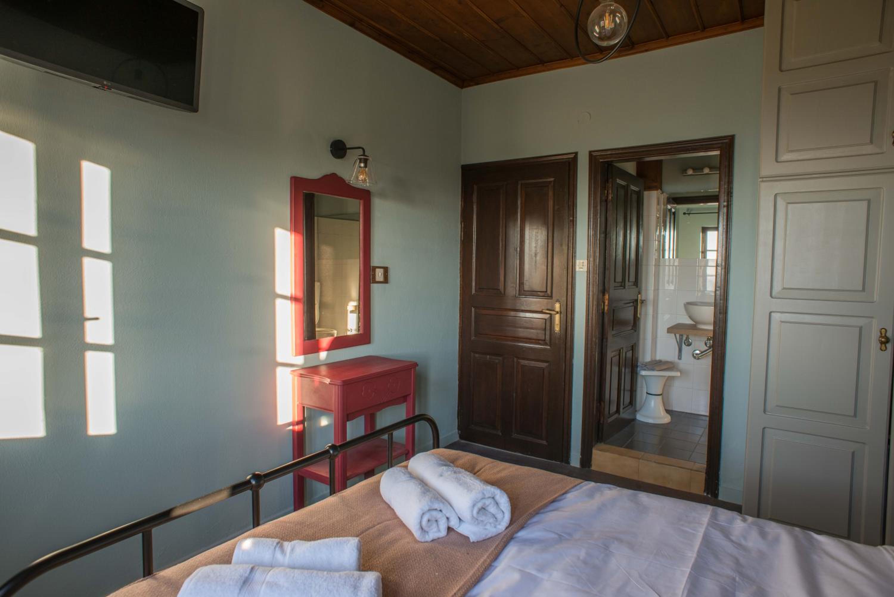 Standard Double Room - Photo 5