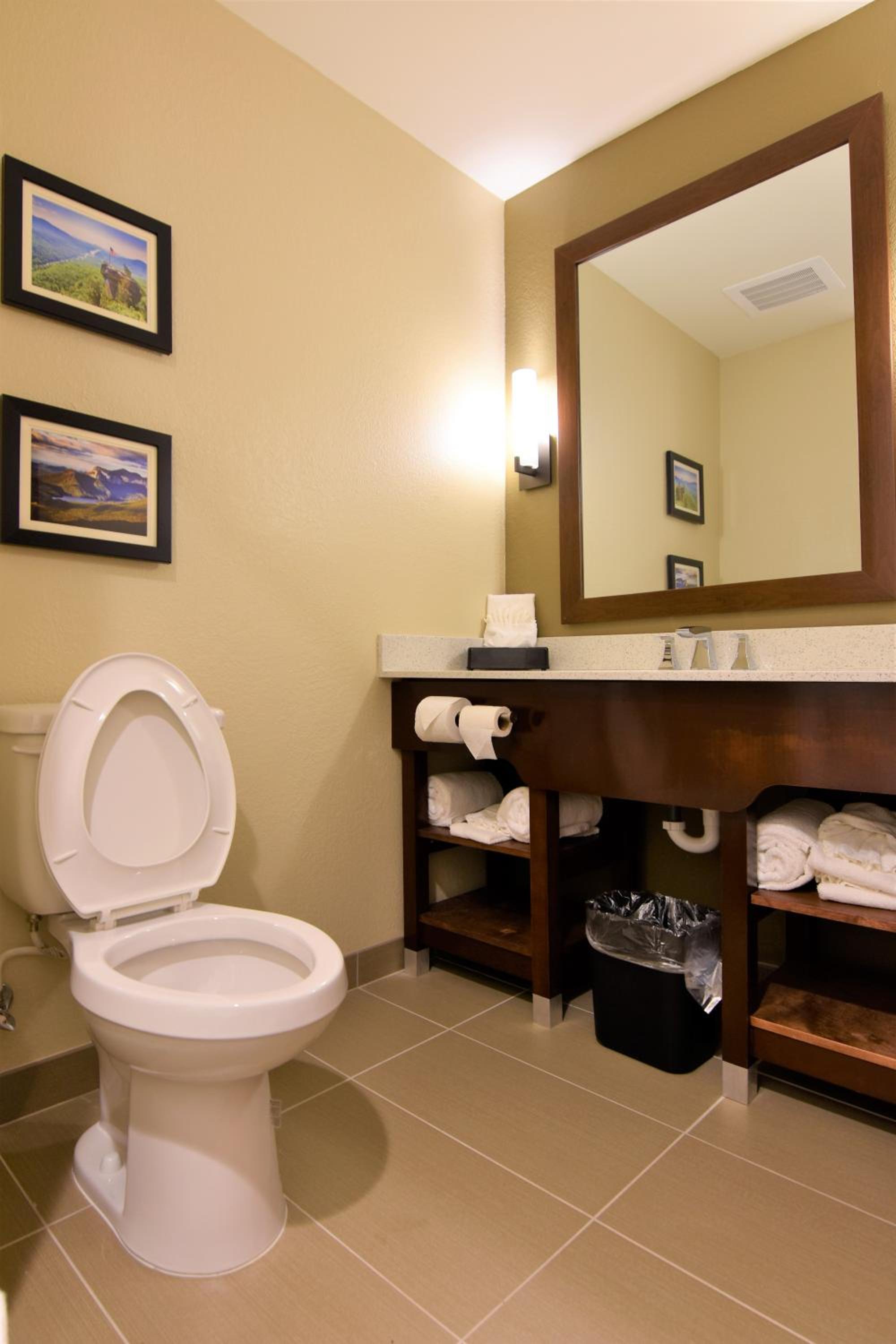 Standard King Room - Non-Smoking  - Photo 3