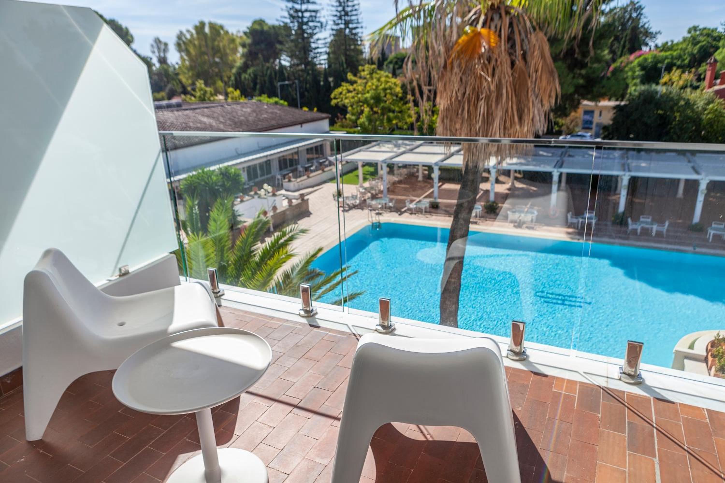 Double or Twin Room with Pool View - Photo 13