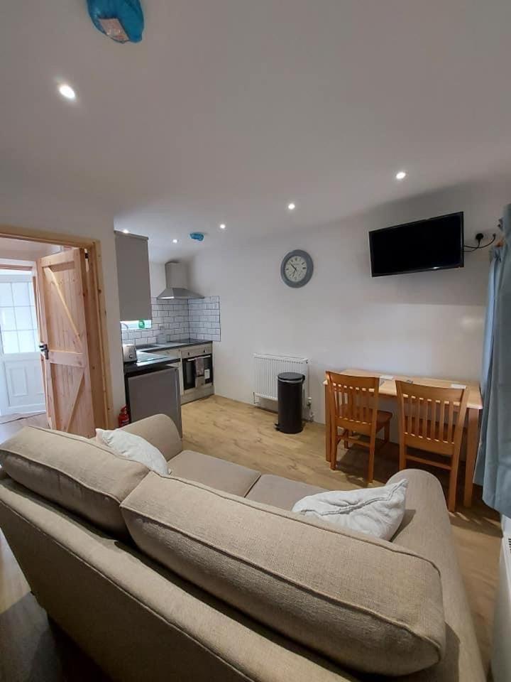 Double Room with Private Bathroom - Photo 5