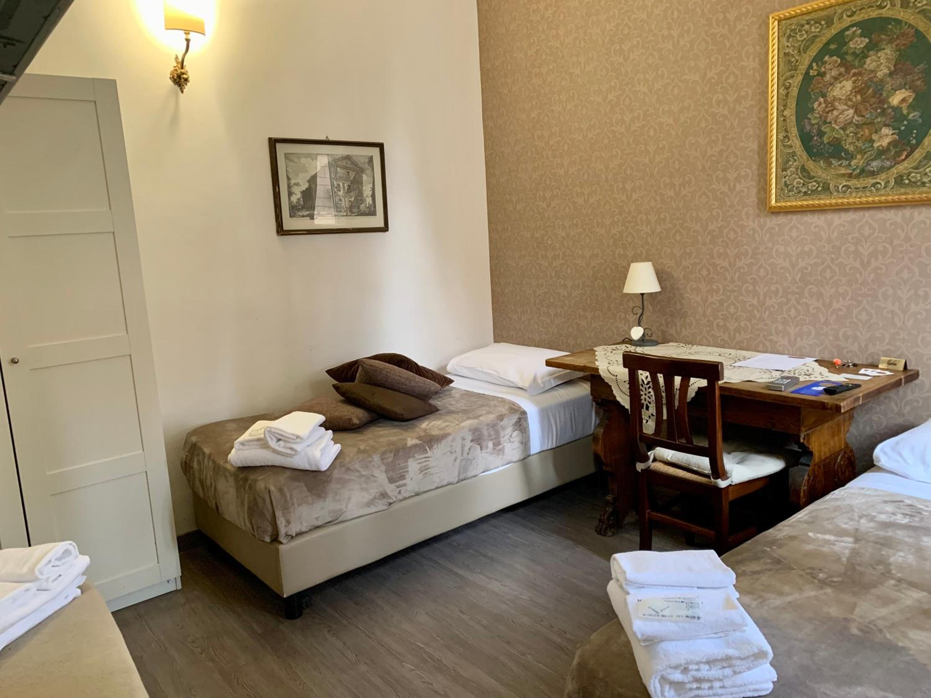 Triple Room photo 2