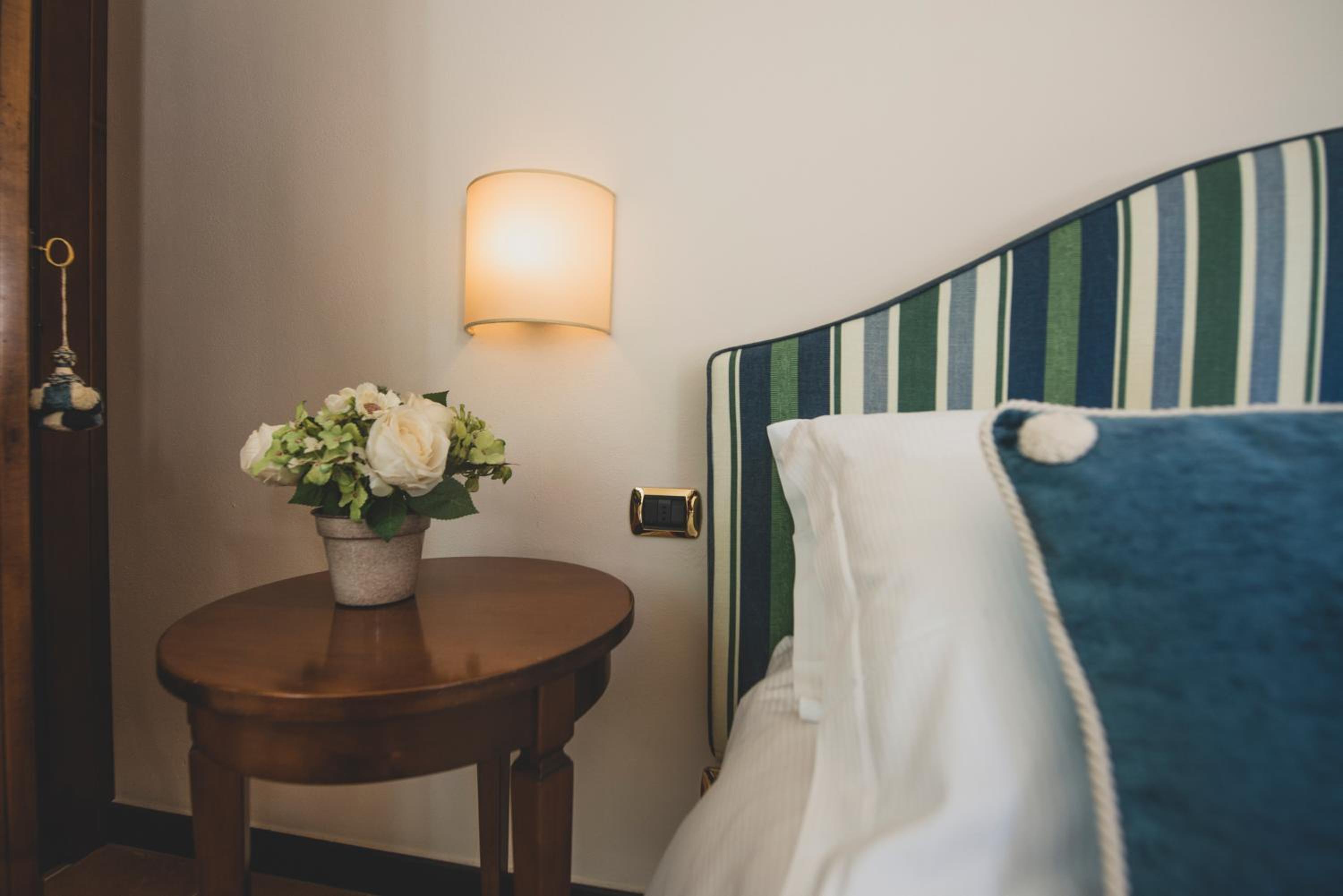 Deluxe Double Room with Sea View - Photo 1