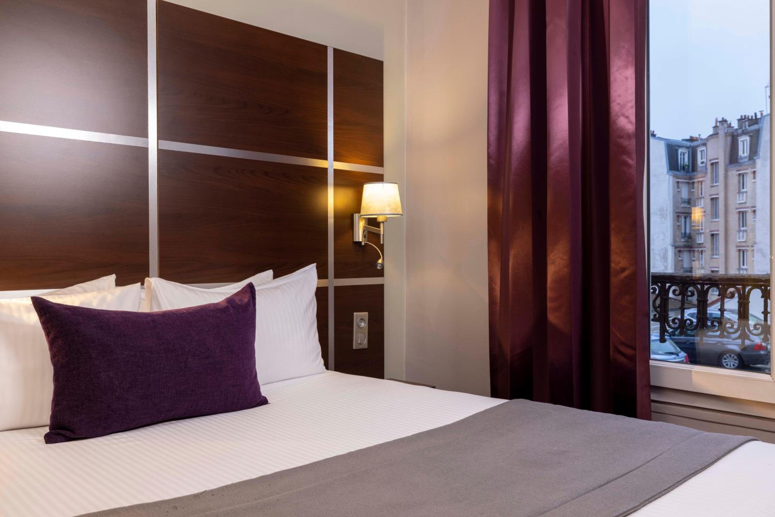 Double Classic Room with Courtyard View