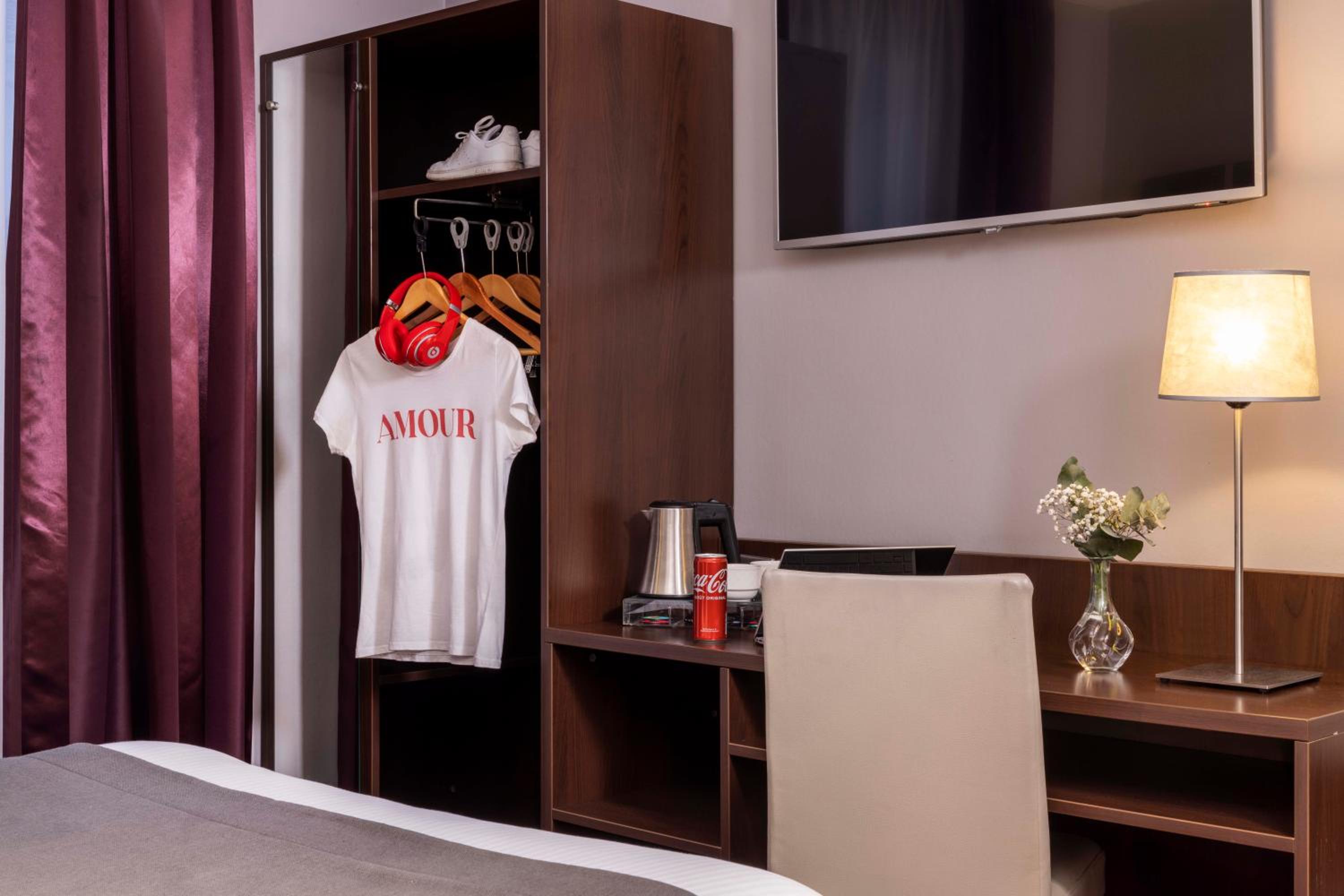 Double Classic Room with Courtyard View