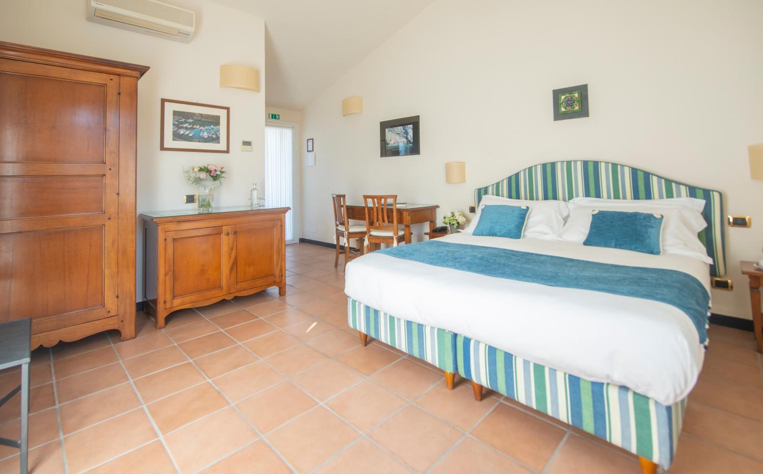 Deluxe Double Room with Terrace or Balcony - Photo 3