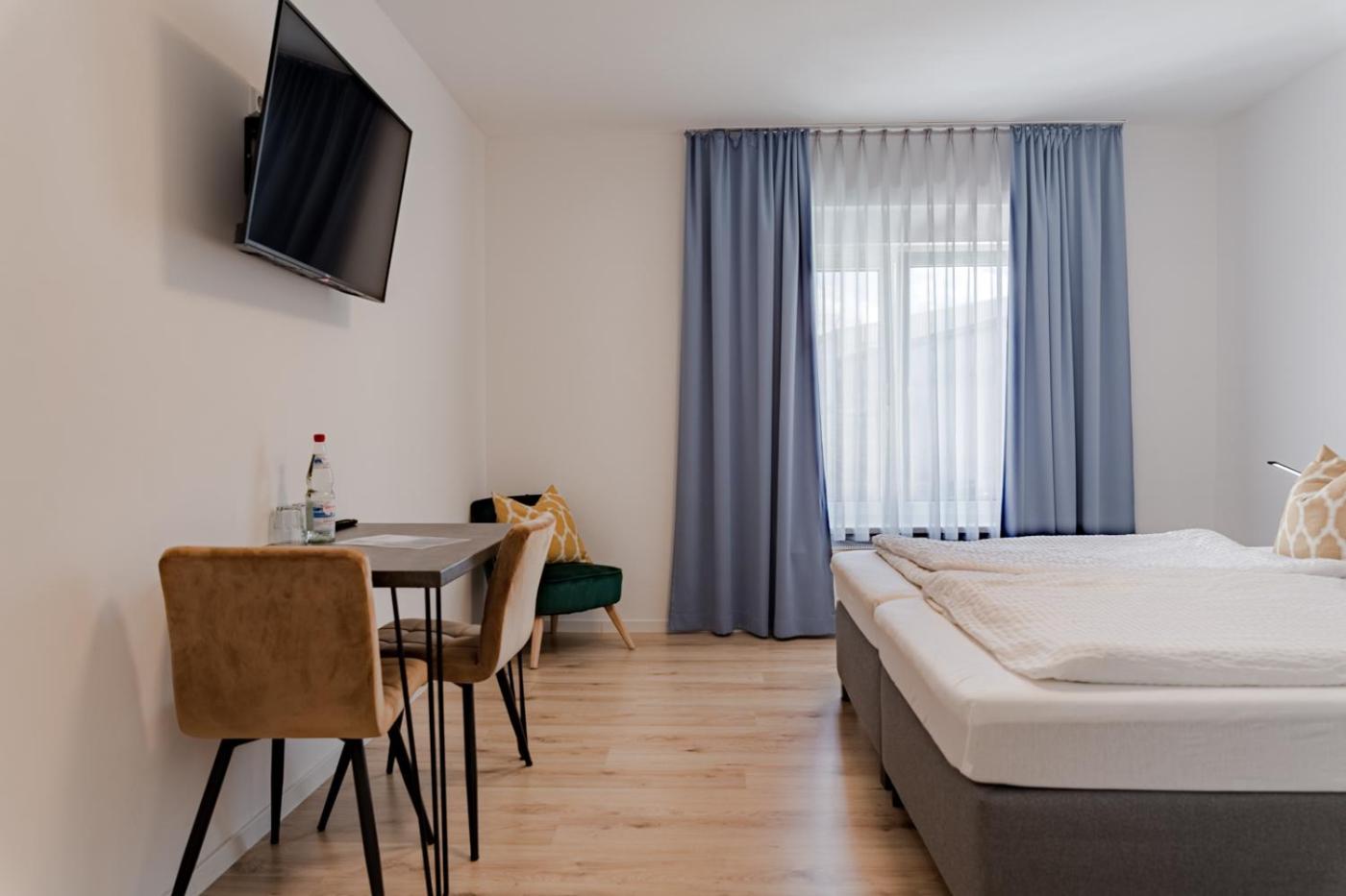 Double or Twin Room with Shared Bathroom photo 2