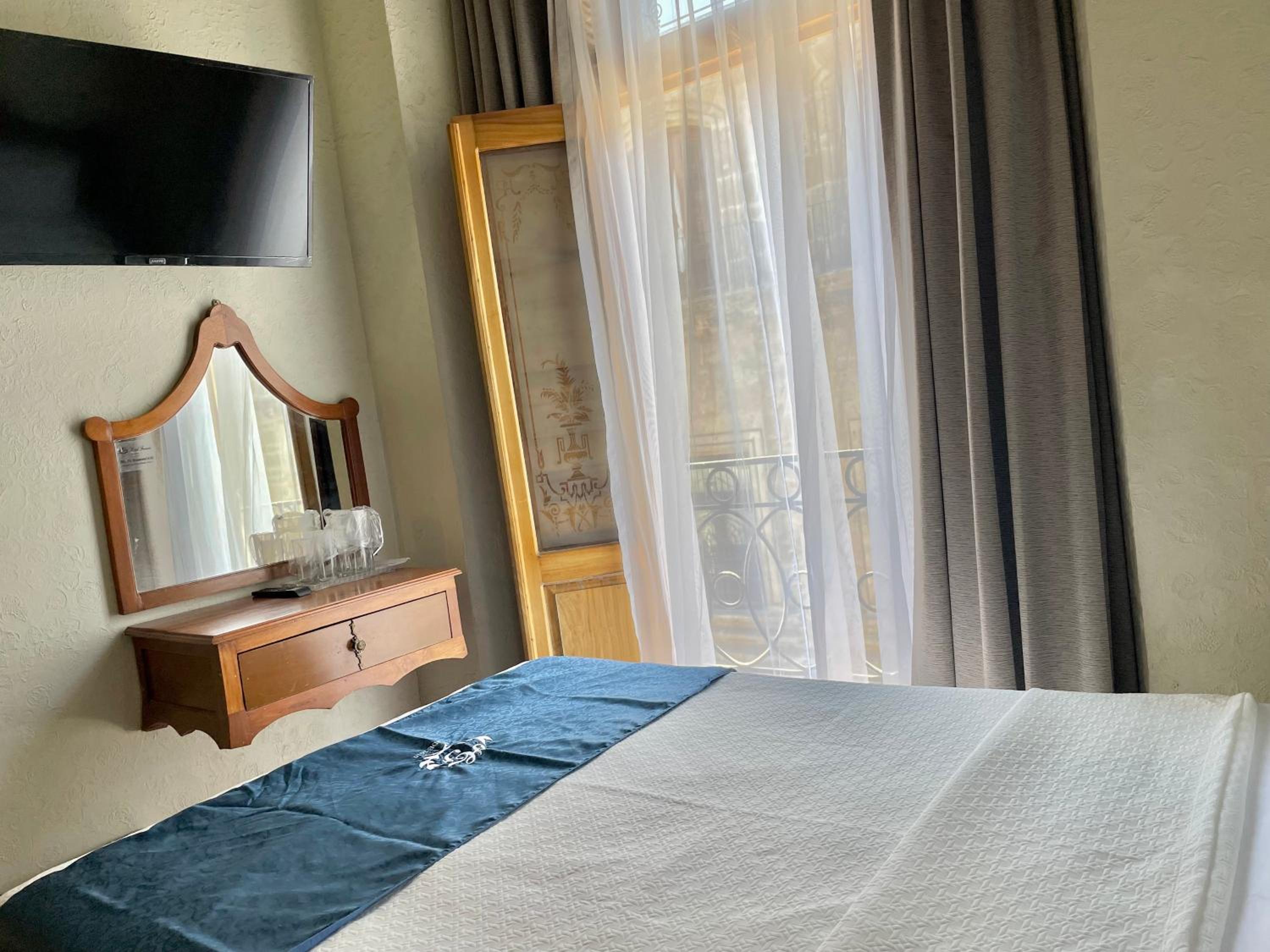 Standard Double Room - Photo 1