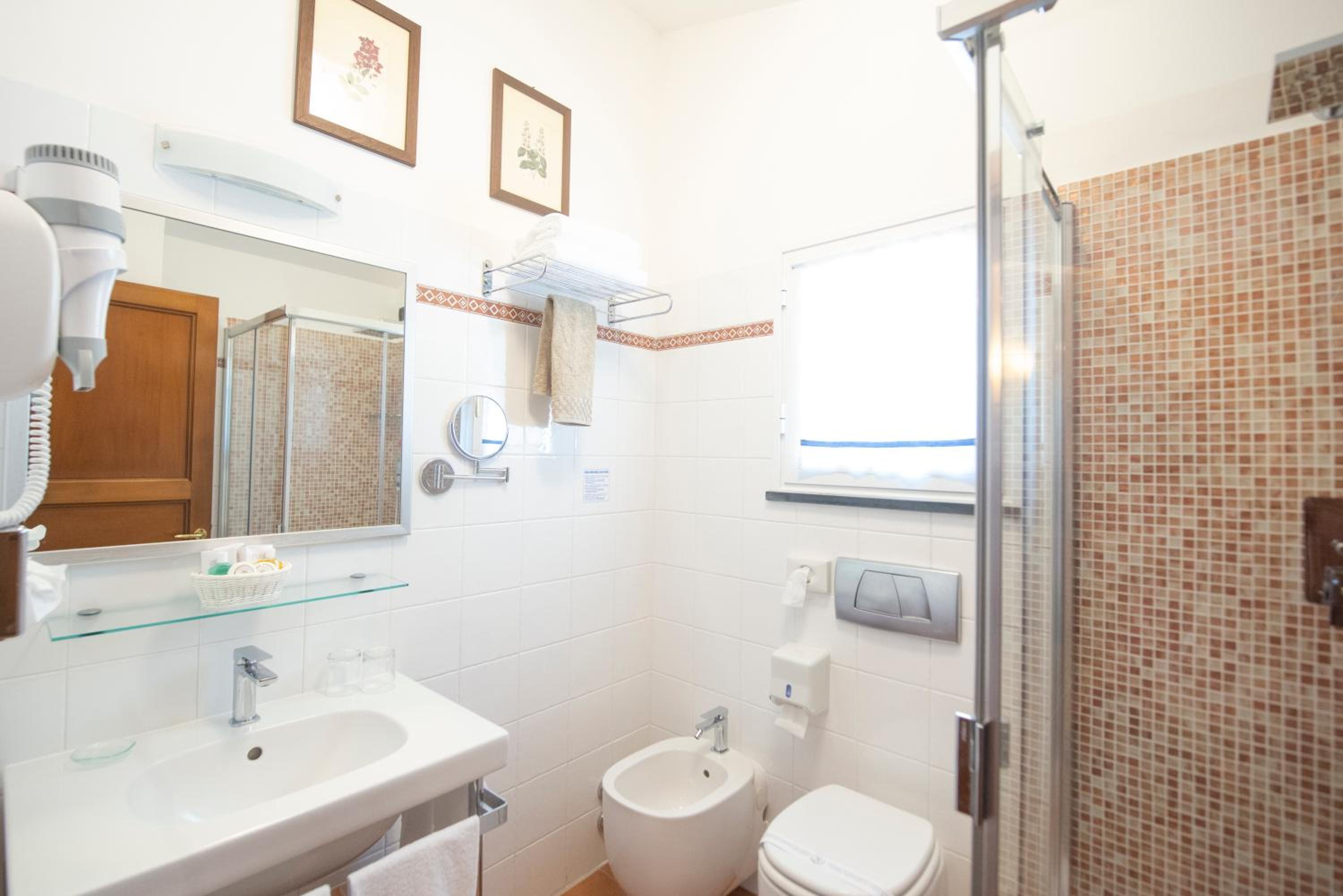 Deluxe Double Room with Terrace or Balcony - Photo 5