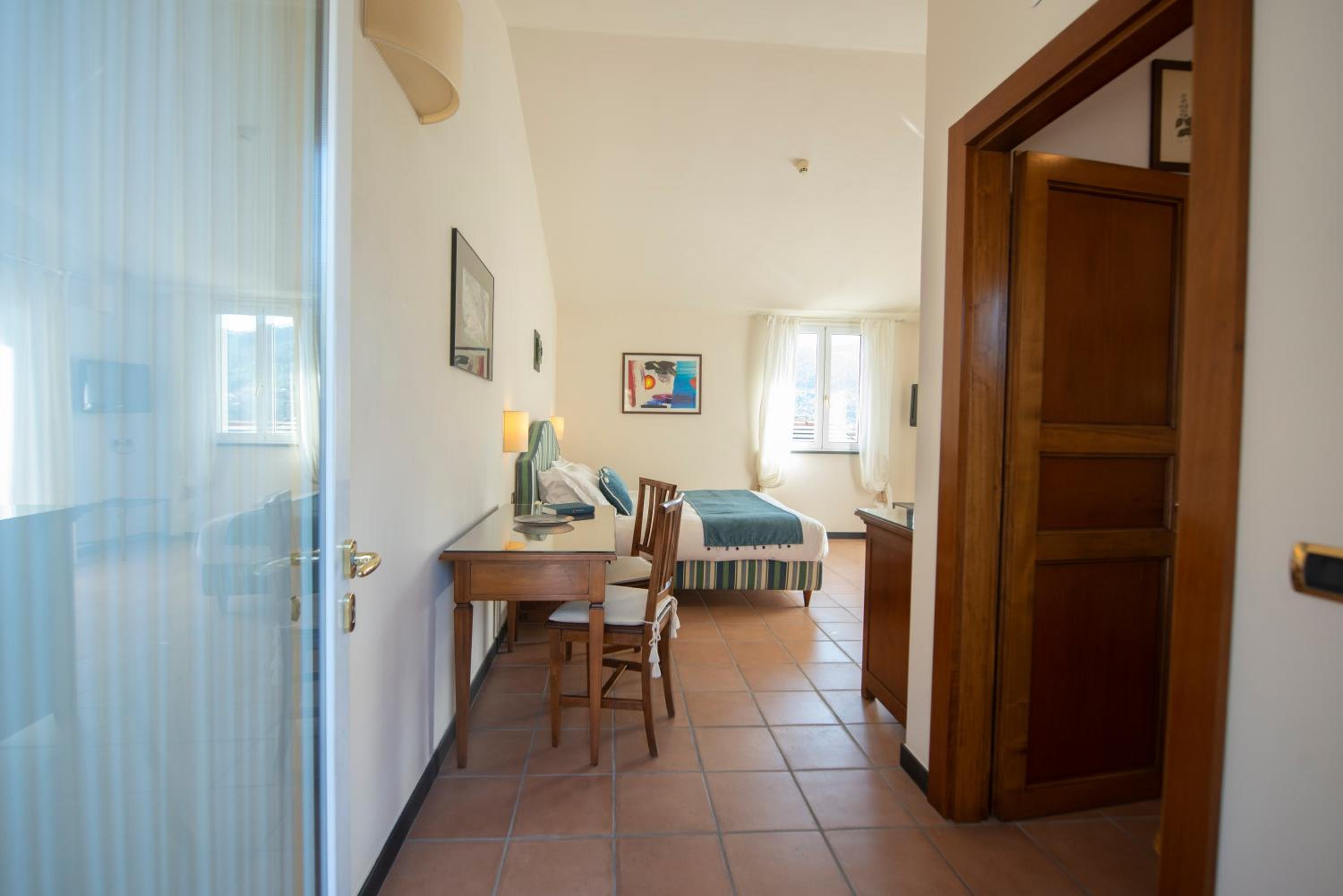 Deluxe Double Room with Terrace or Balcony - Photo 6