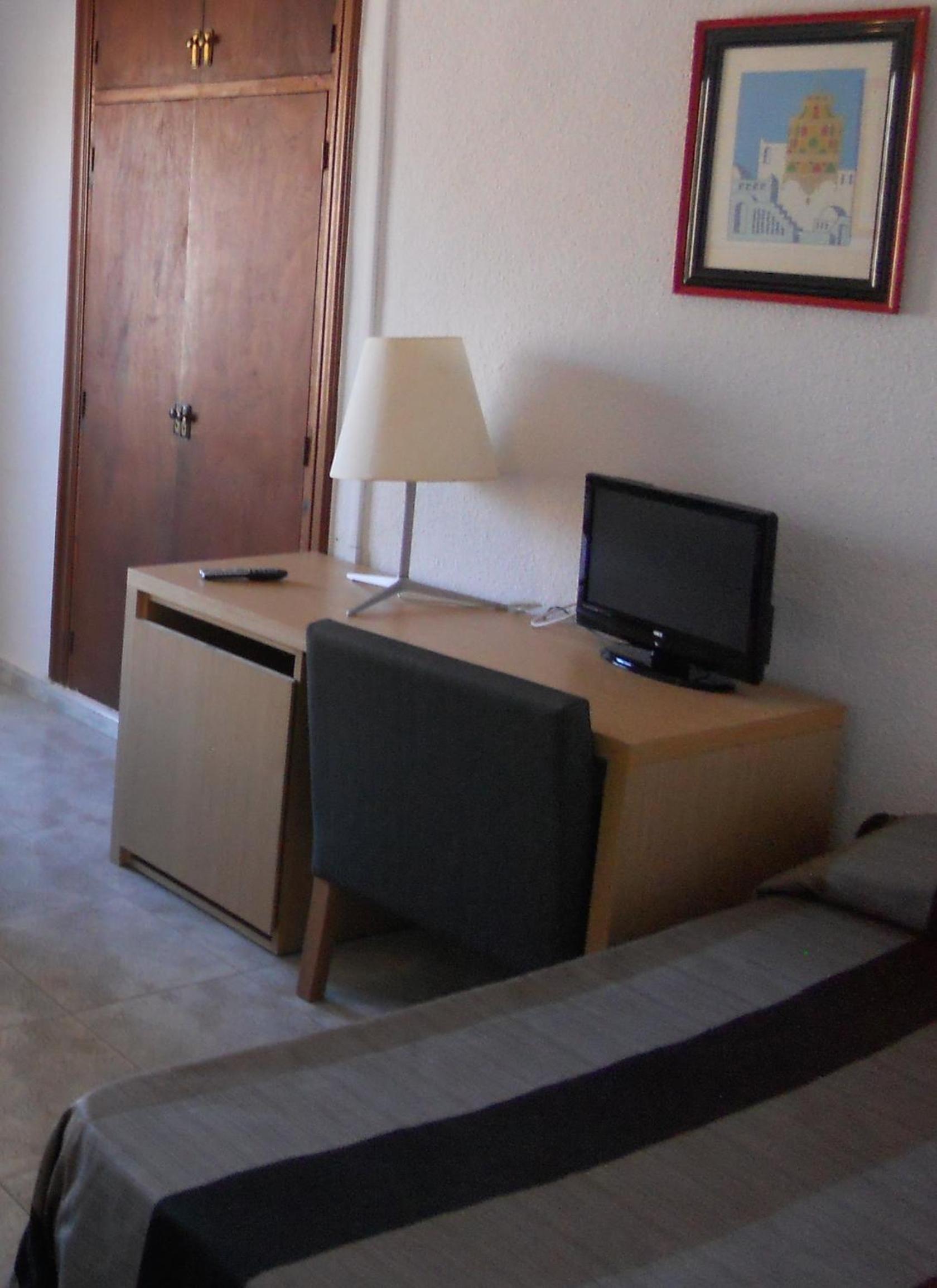 Double or Twin Room - Photo 6
