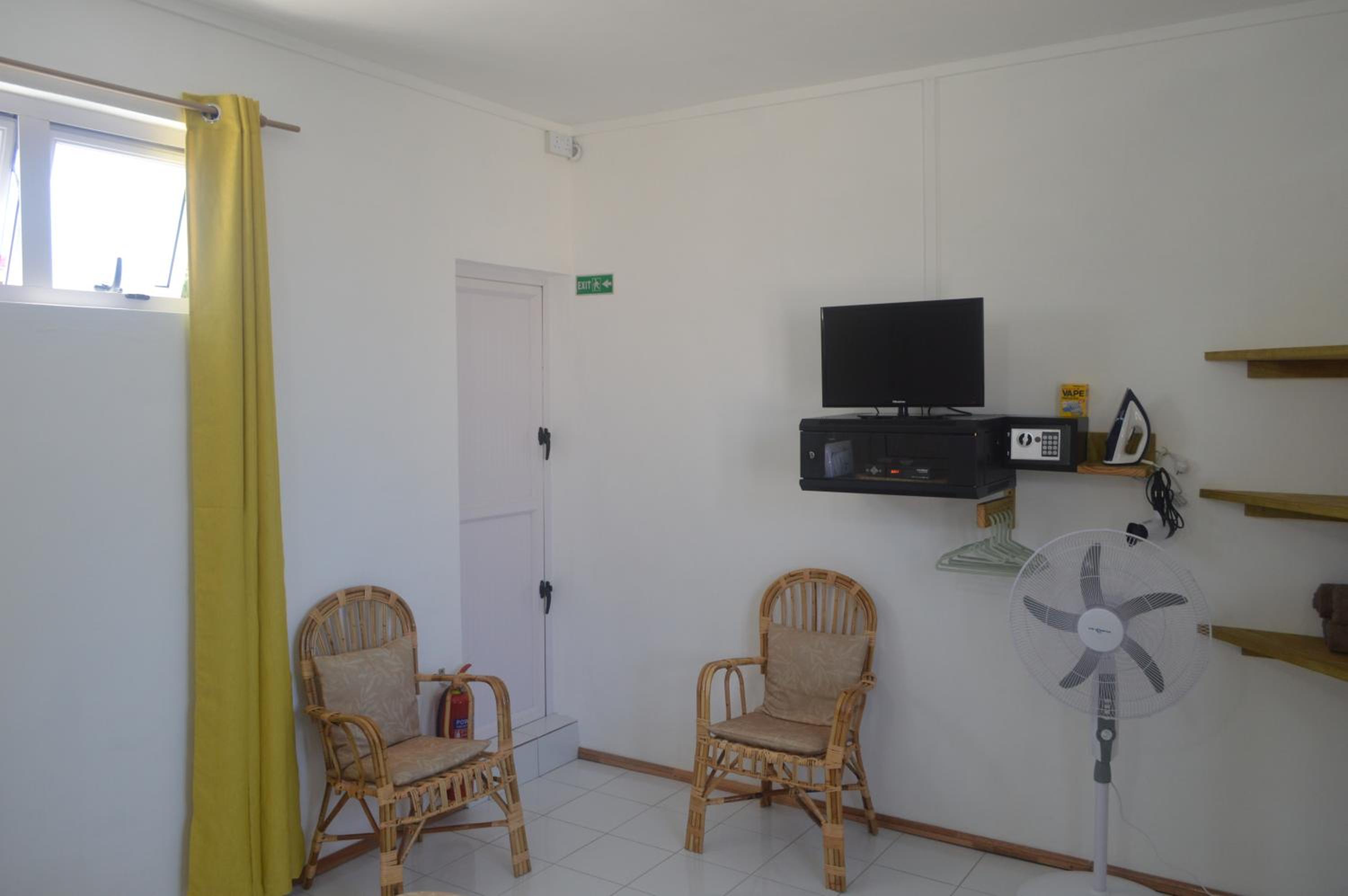 One-Bedroom Apartment photo 2