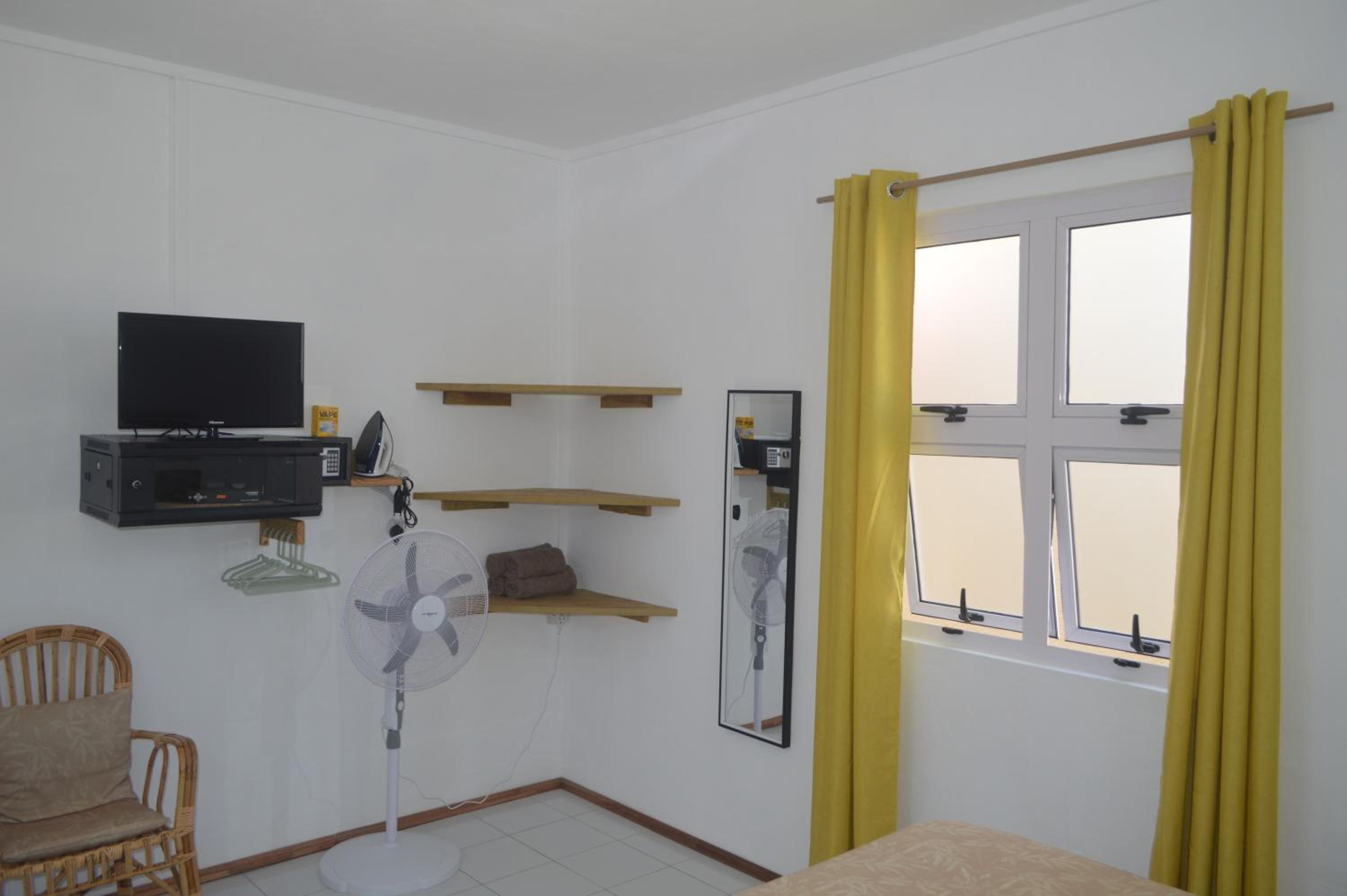 One-Bedroom Apartment photo 2