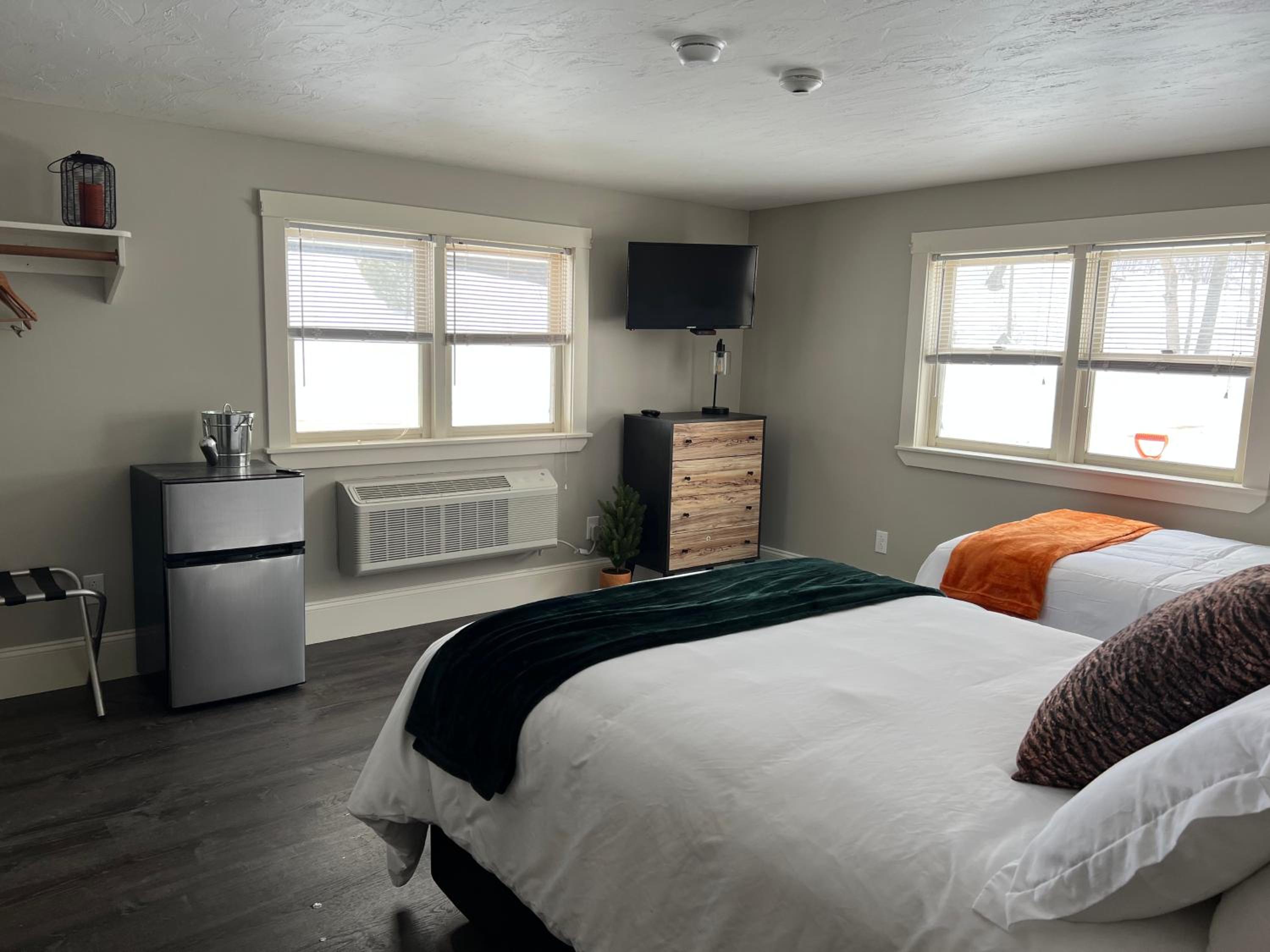 Double Room with Double and Twin Bed  photo 3