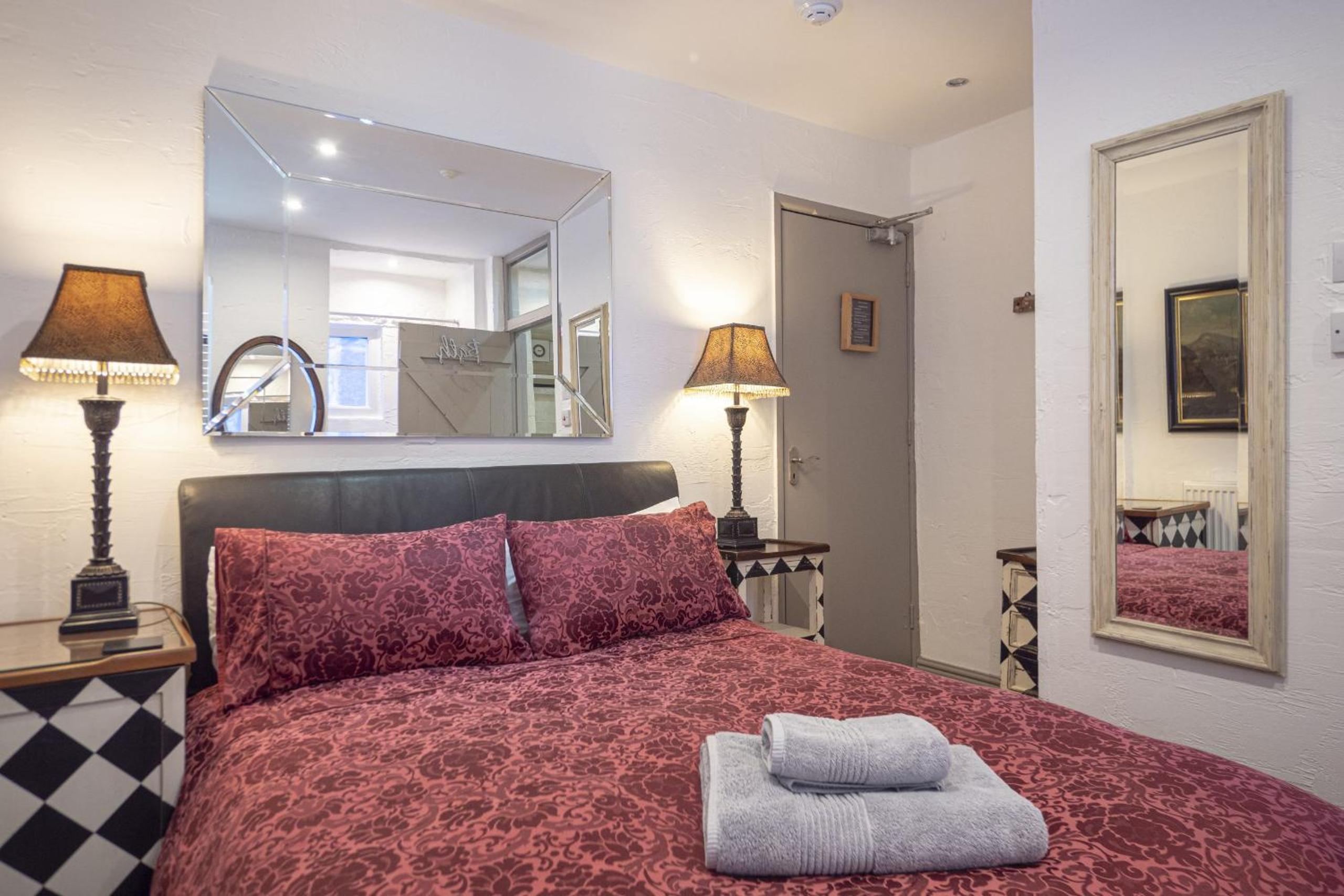 Small Double Room photo 2