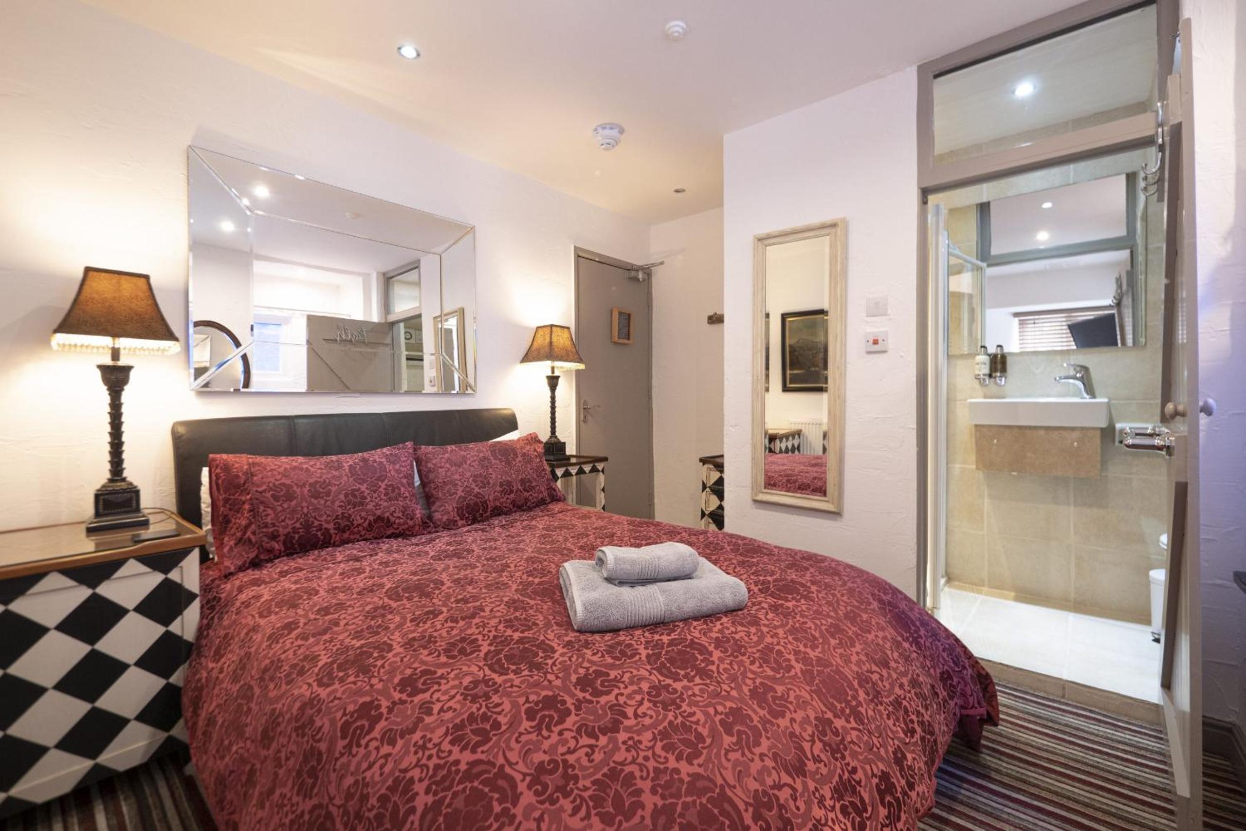 Small Double Room photo 1