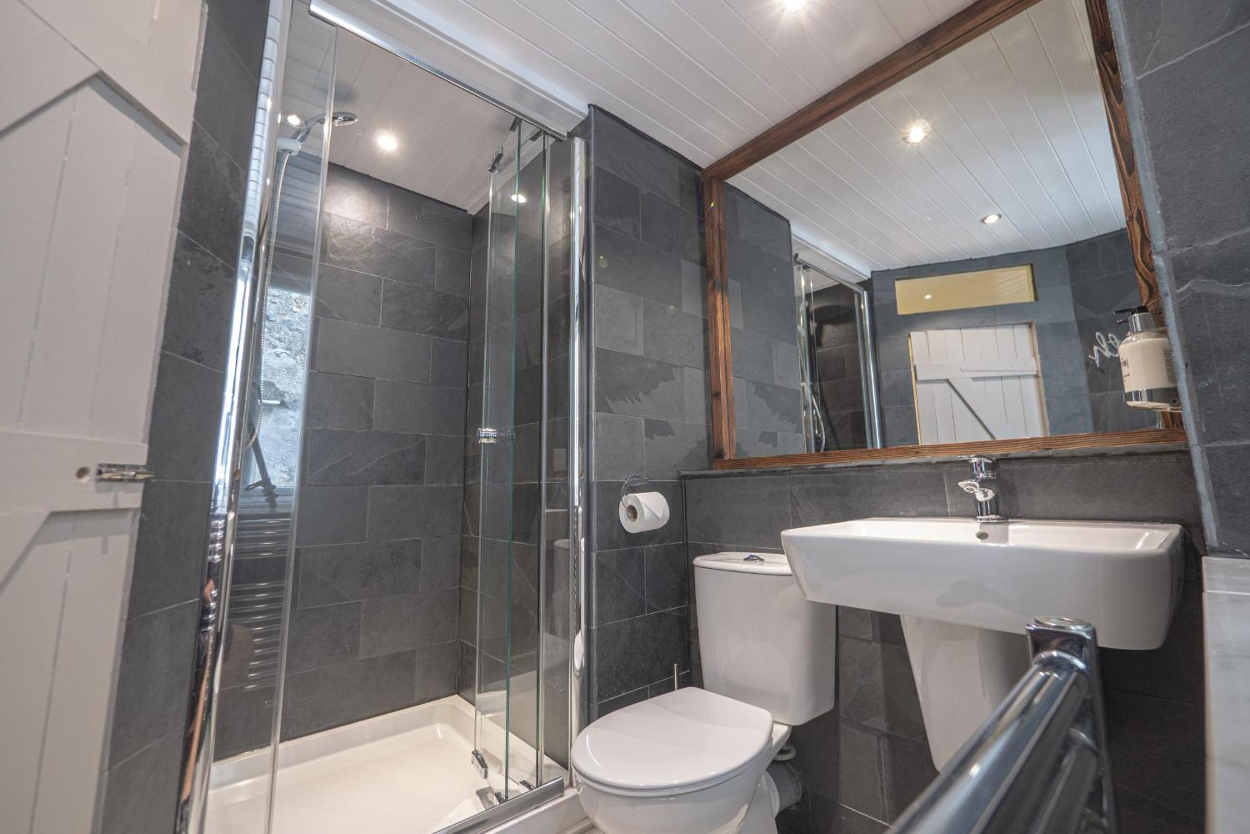 Deluxe Triple Room photo 2