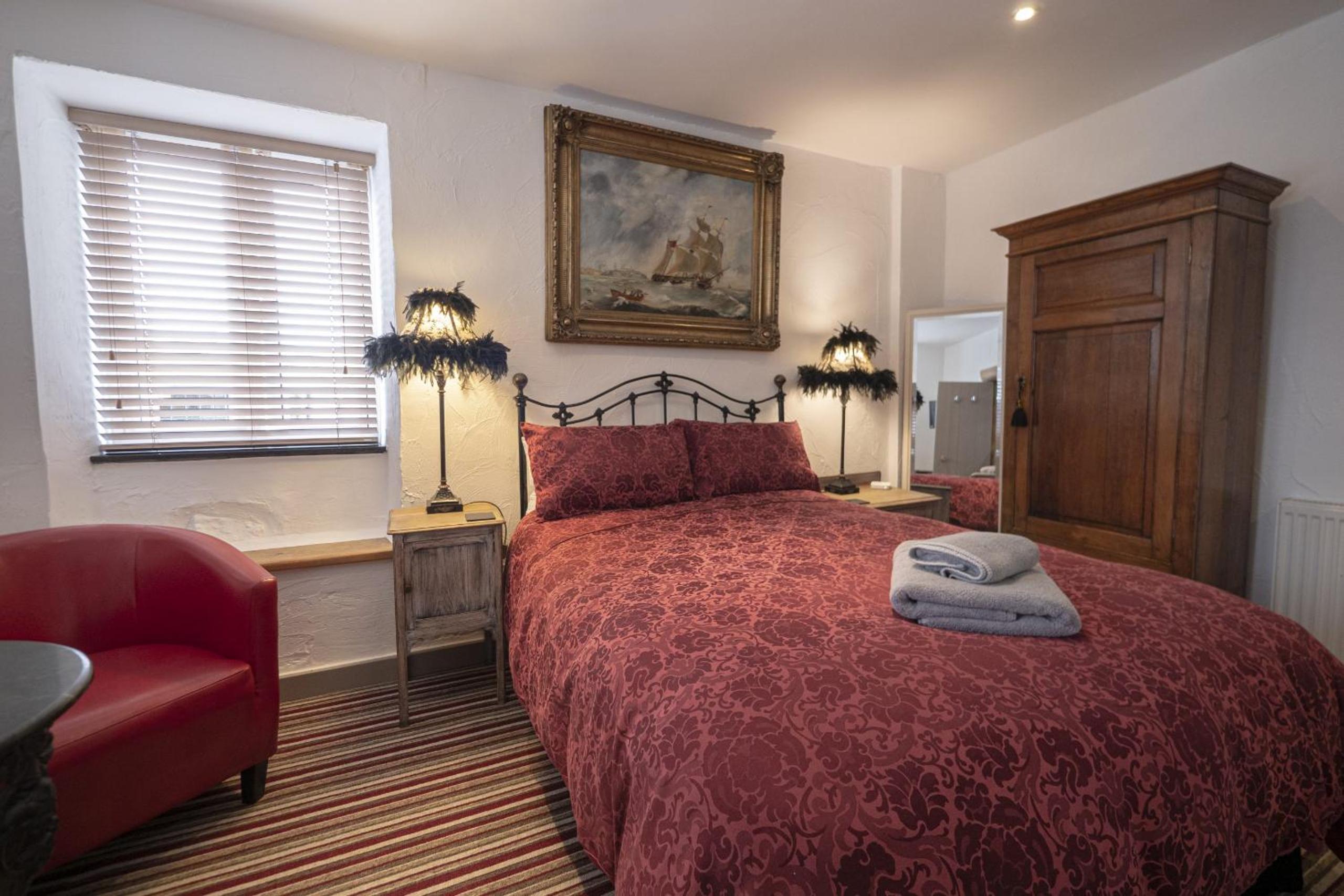Deluxe Double Room with Shower photo 3