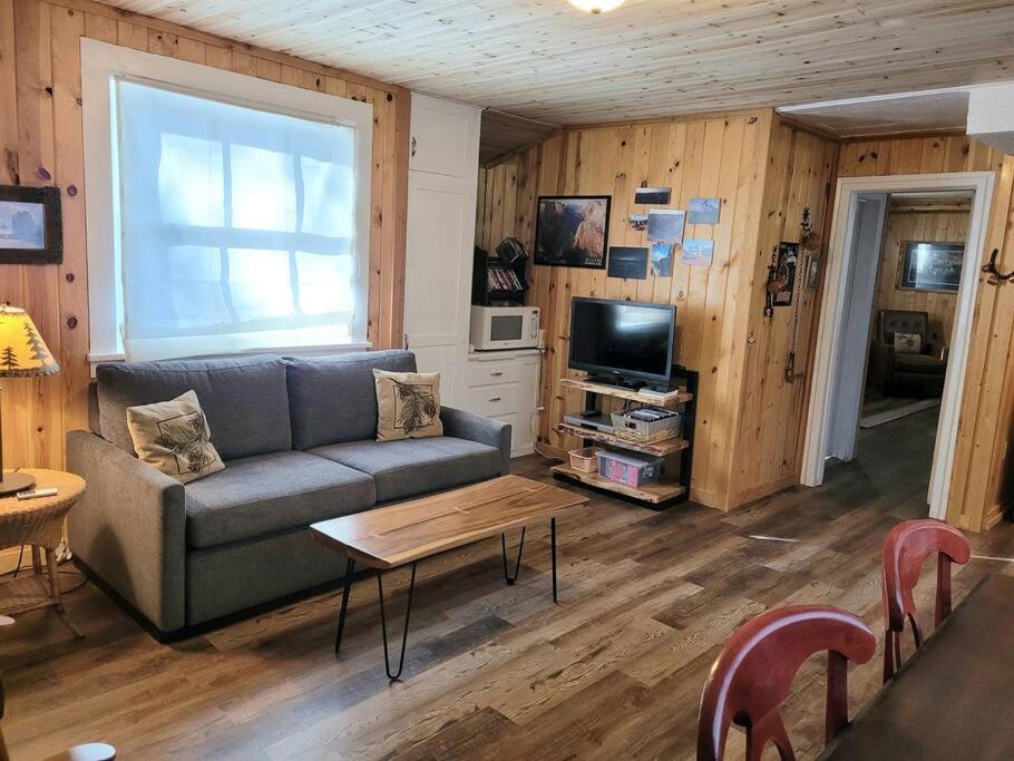 One-Bedroom House photo 1