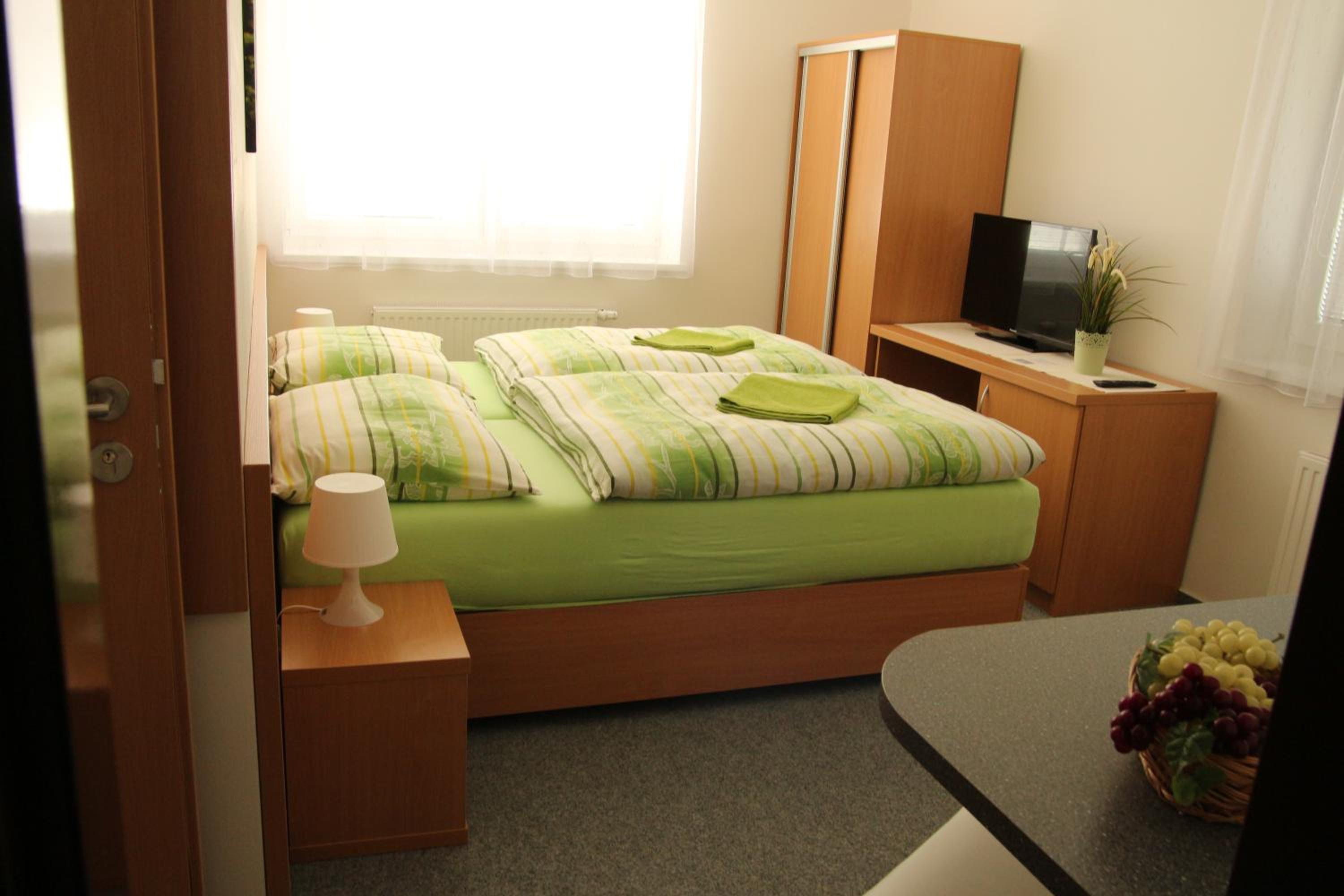 Double or Twin Room with Kitchenette photo 3