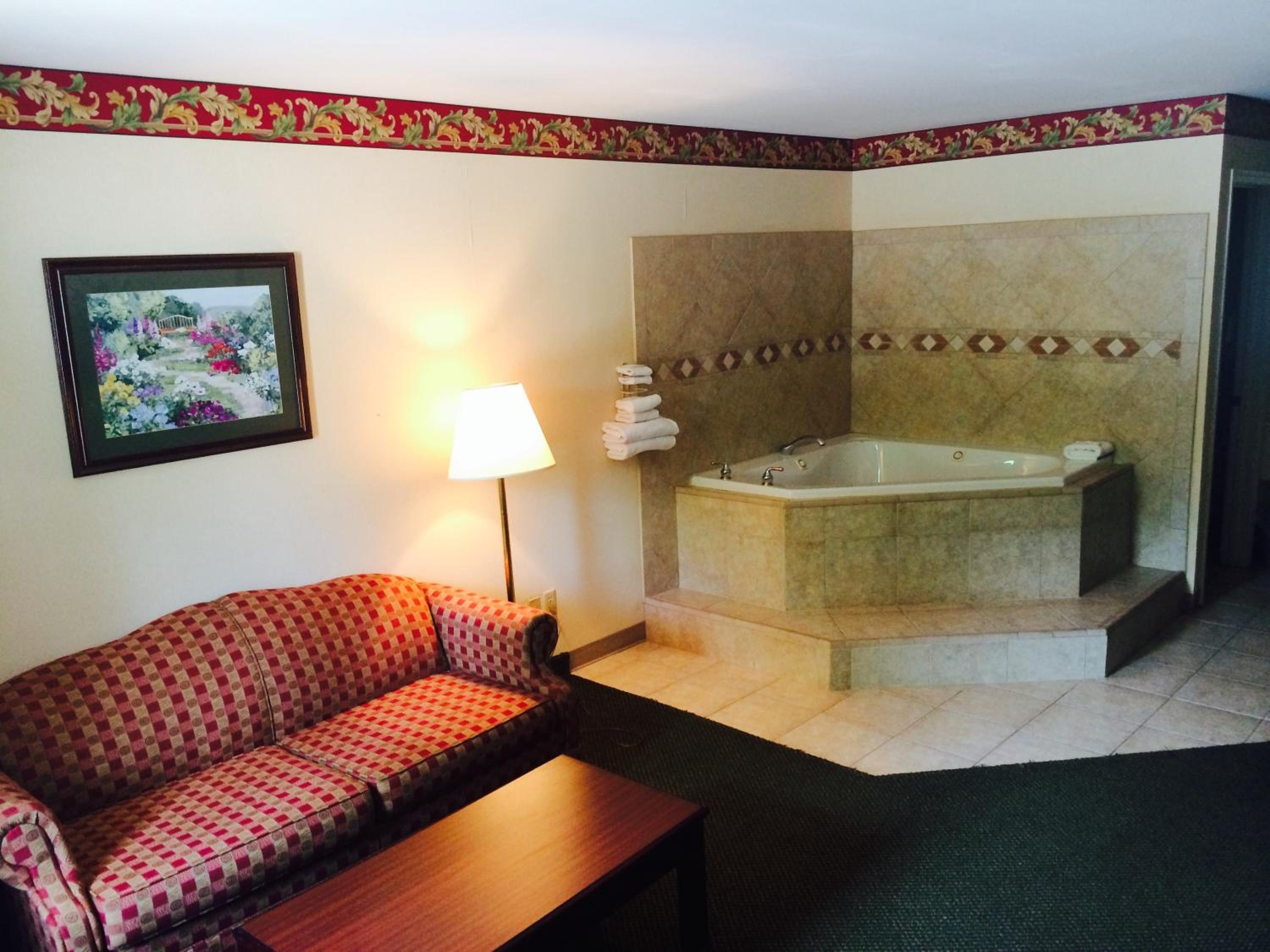 Suite with Hot Tub