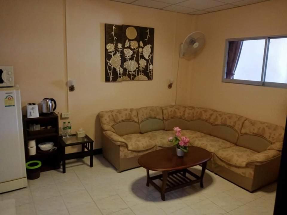 Suite with Balcony - Photo 4