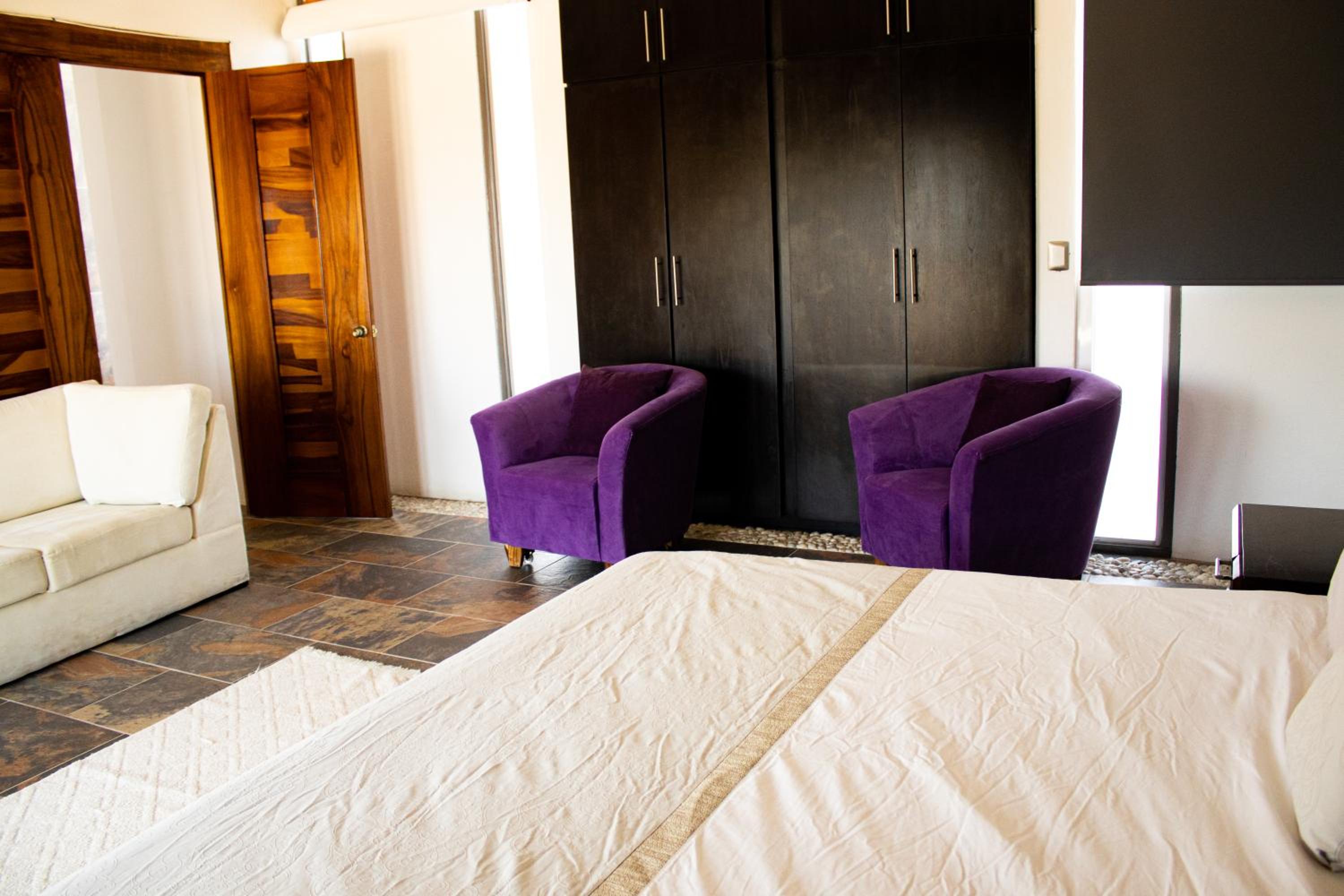 Deluxe Room - Photo 6