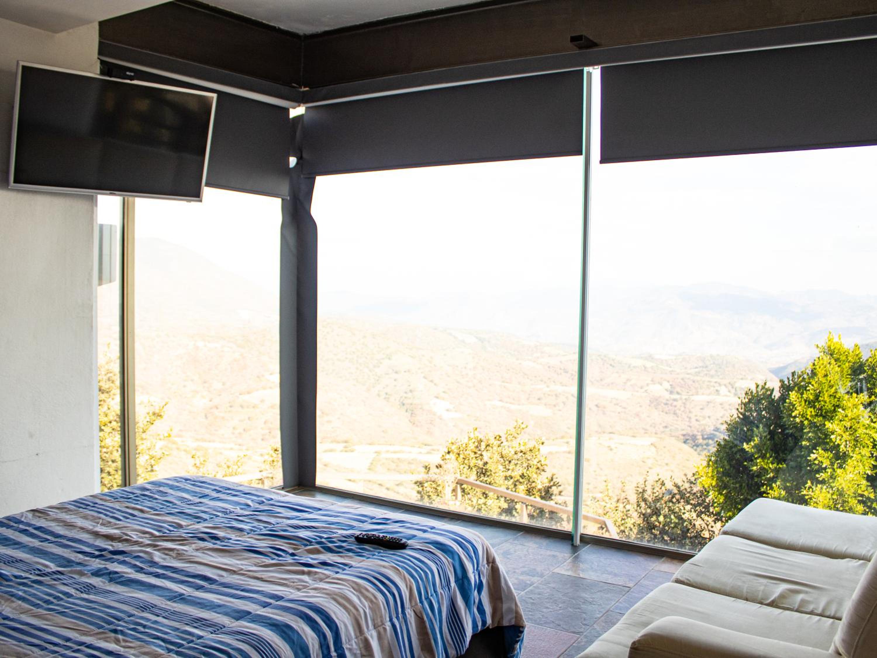 Queen Room with Garden View - Photo 2