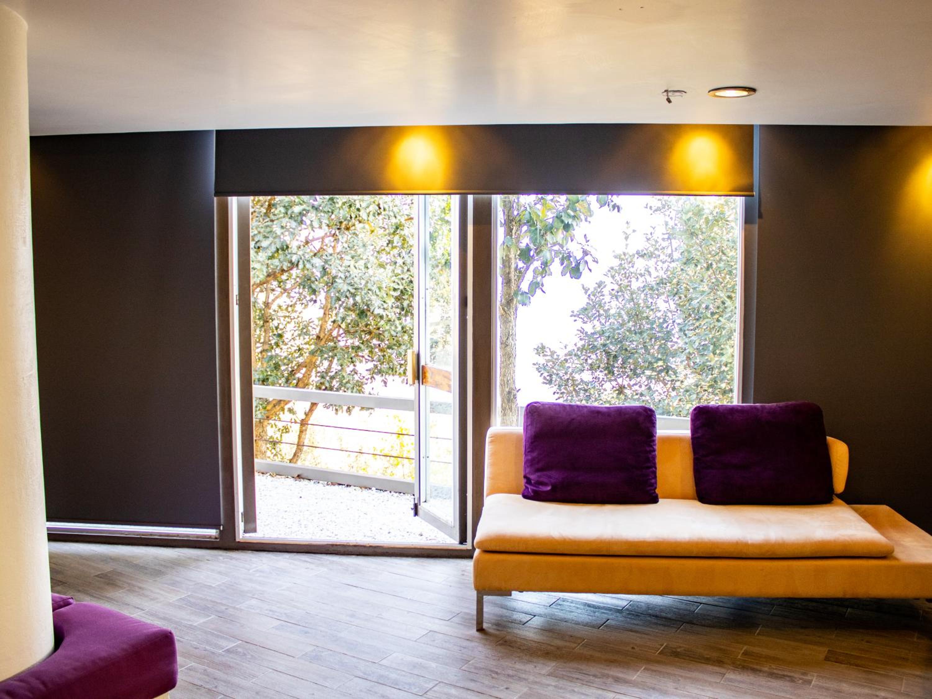 Family Room - Photo 4