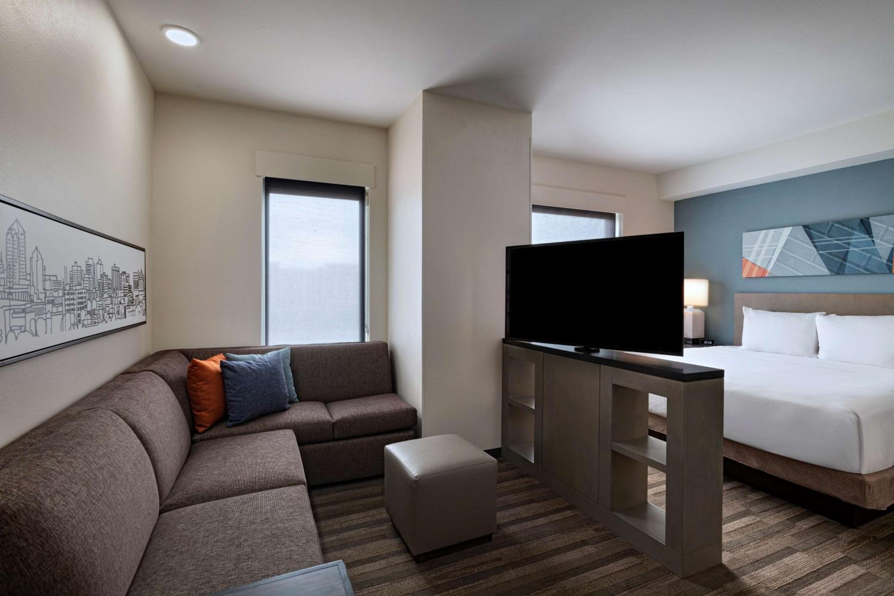 King Studio Suite with Kitchen and Sofa Bed - Photo 1