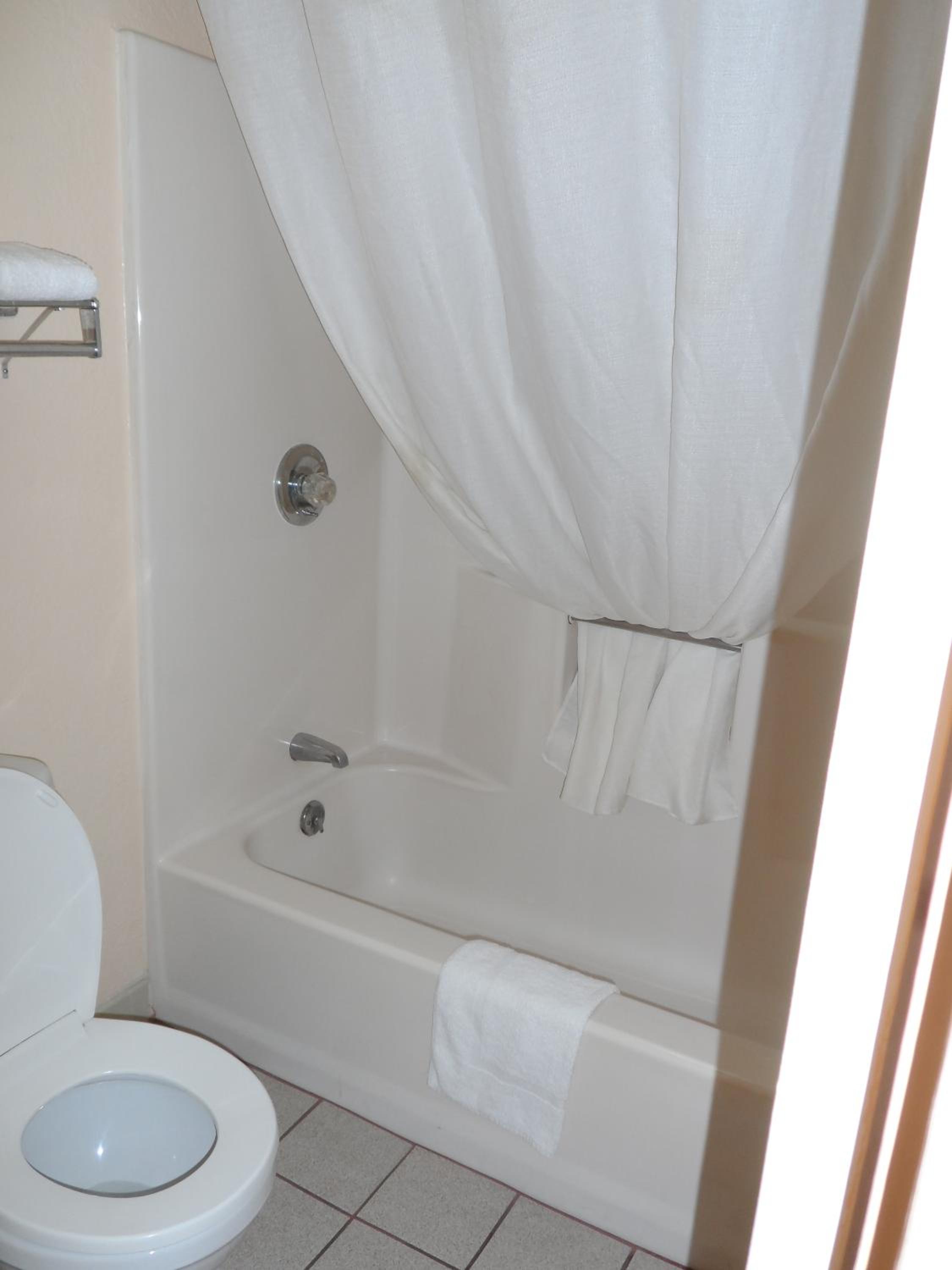 King Room - Non-Smoking - Photo 7