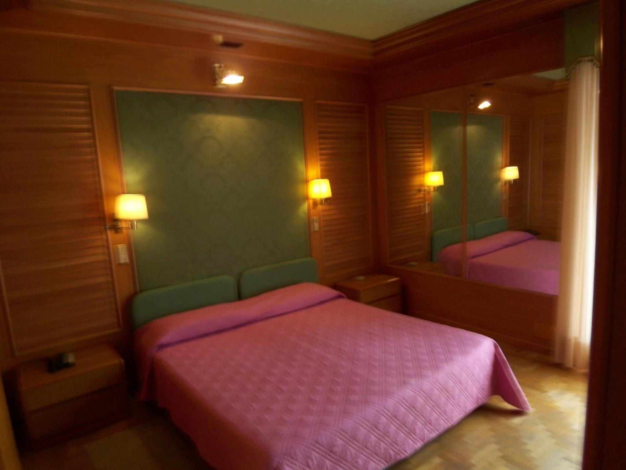 Double Room - Photo 3